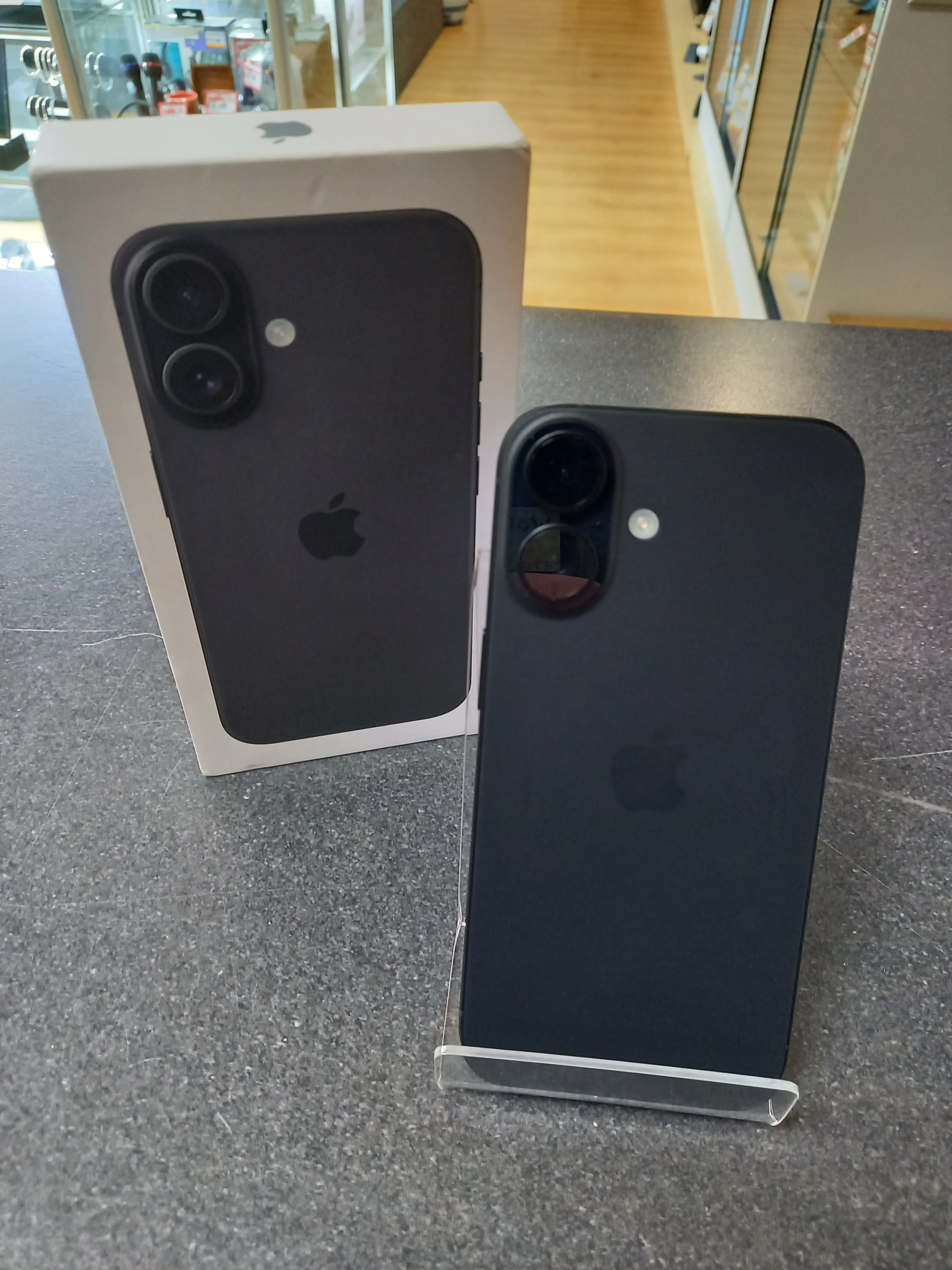 Apple iPhone 16 100%bh 0 Cycle Count - Image 3