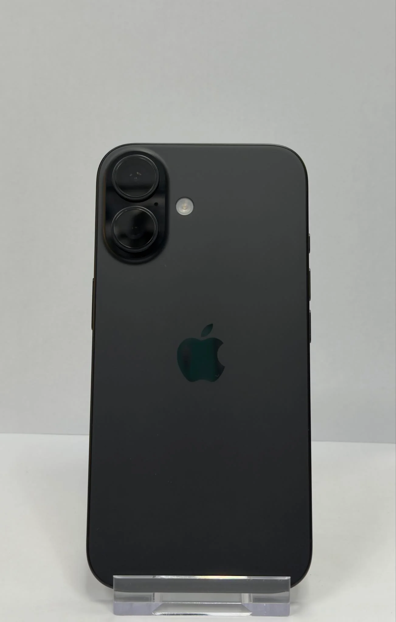 Apple iPhone 16 128GB Black ( 100% Battery Health, 2 Cycle Count )  ** Any Network ** - Image 2
