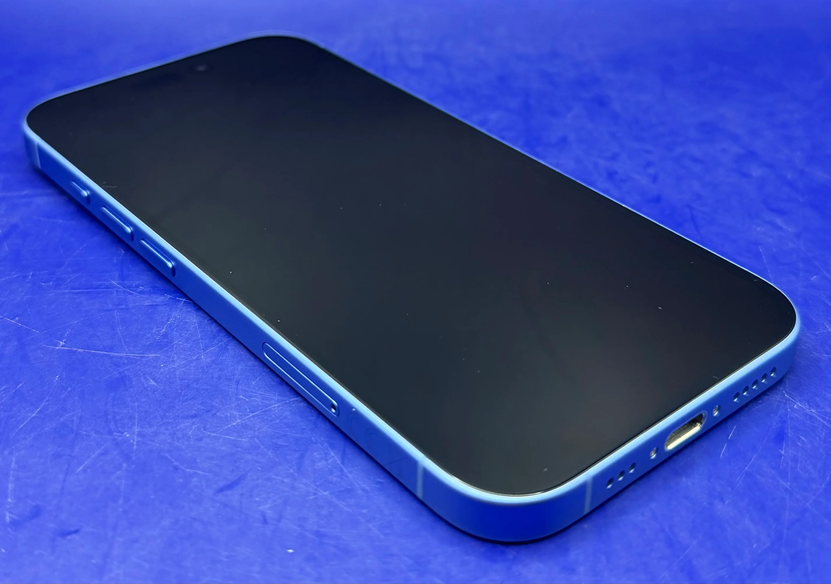 Apple iPhone 16 128GB Ultramarine Unlocked - Chesterfield