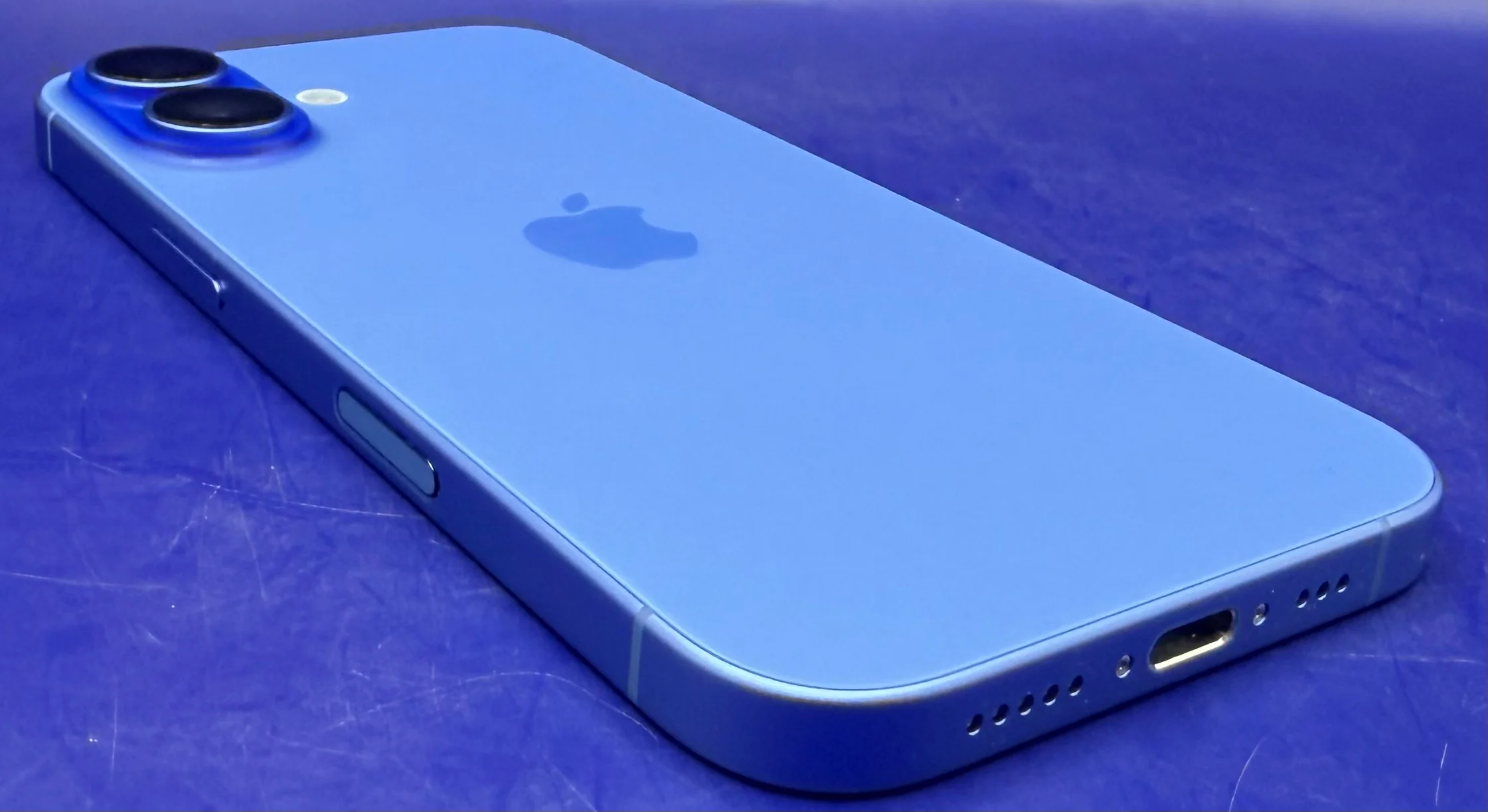 Apple iPhone 16 128GB Ultramarine Unlocked - Chesterfield - Image 3