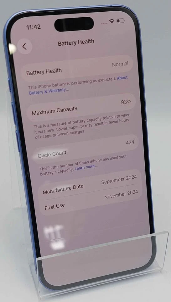 Apple iphone 16 256GB ultramarine unlocked and unboxed (battery health 93%)