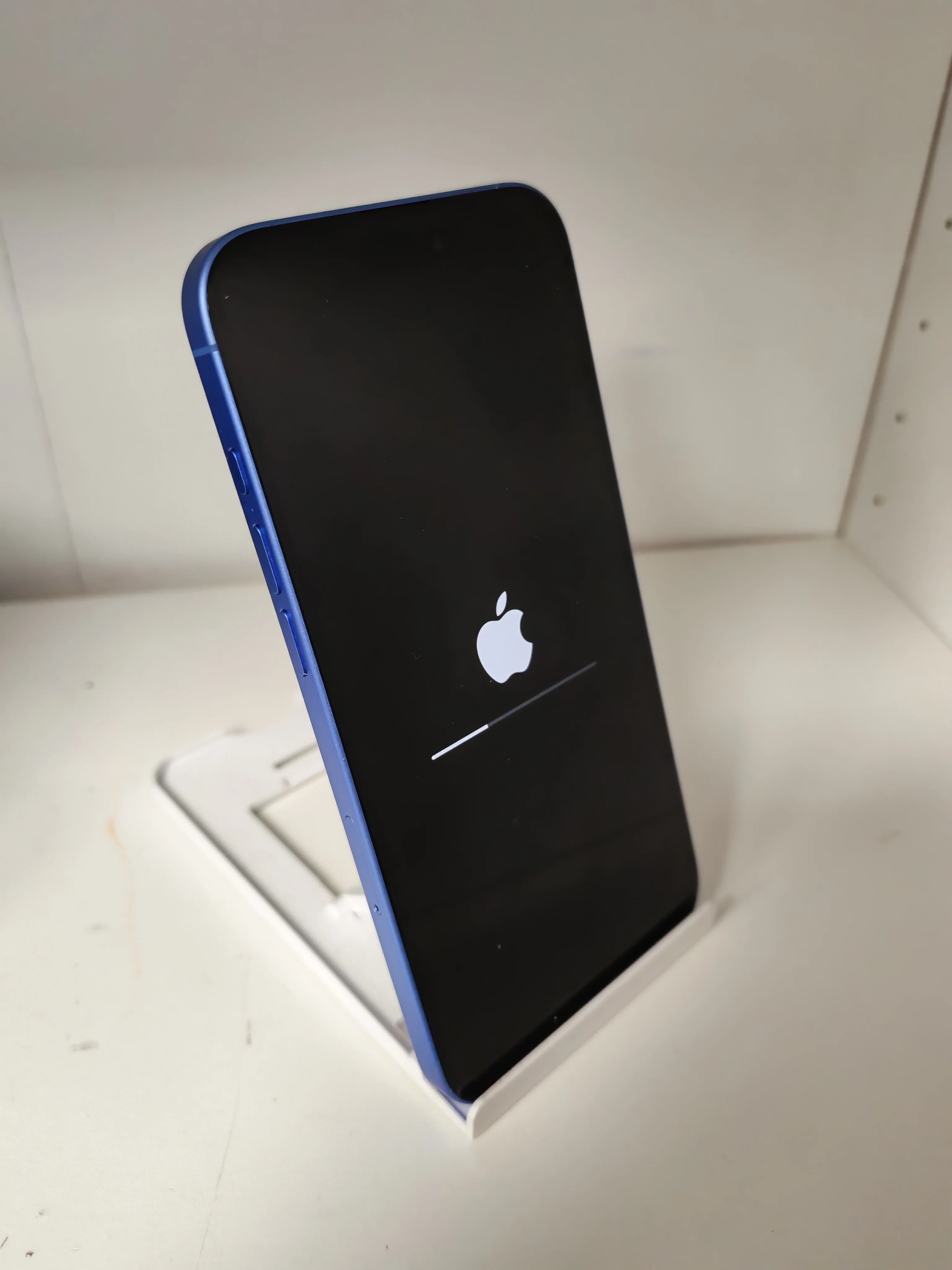 Apple iPhone 16 Plus - 512GB - Ultramarine - 100% Battery Health - Great Yarmouth - Image 4