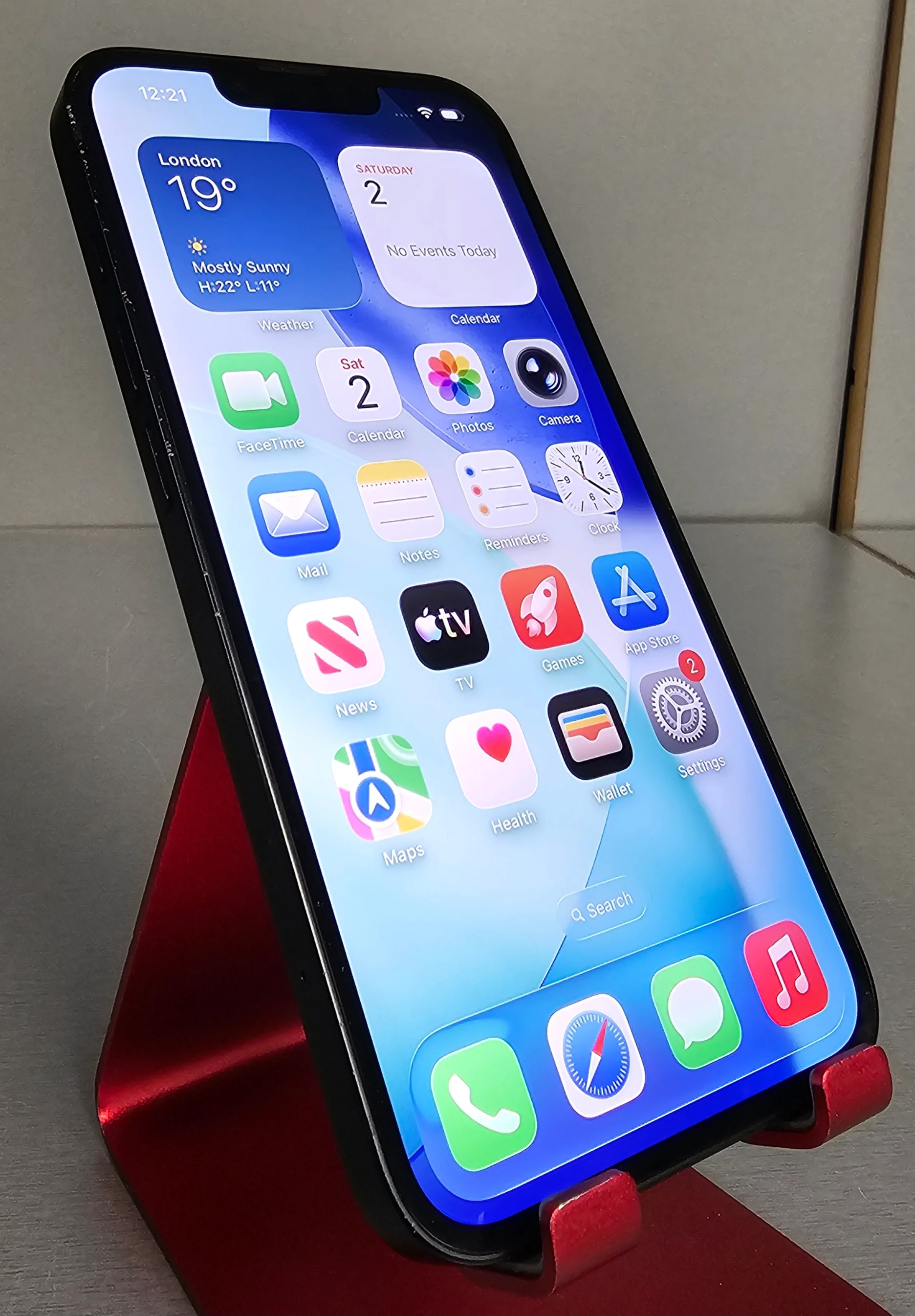Apple iPhone 16e 128GB Black, Unlocked - Image 2