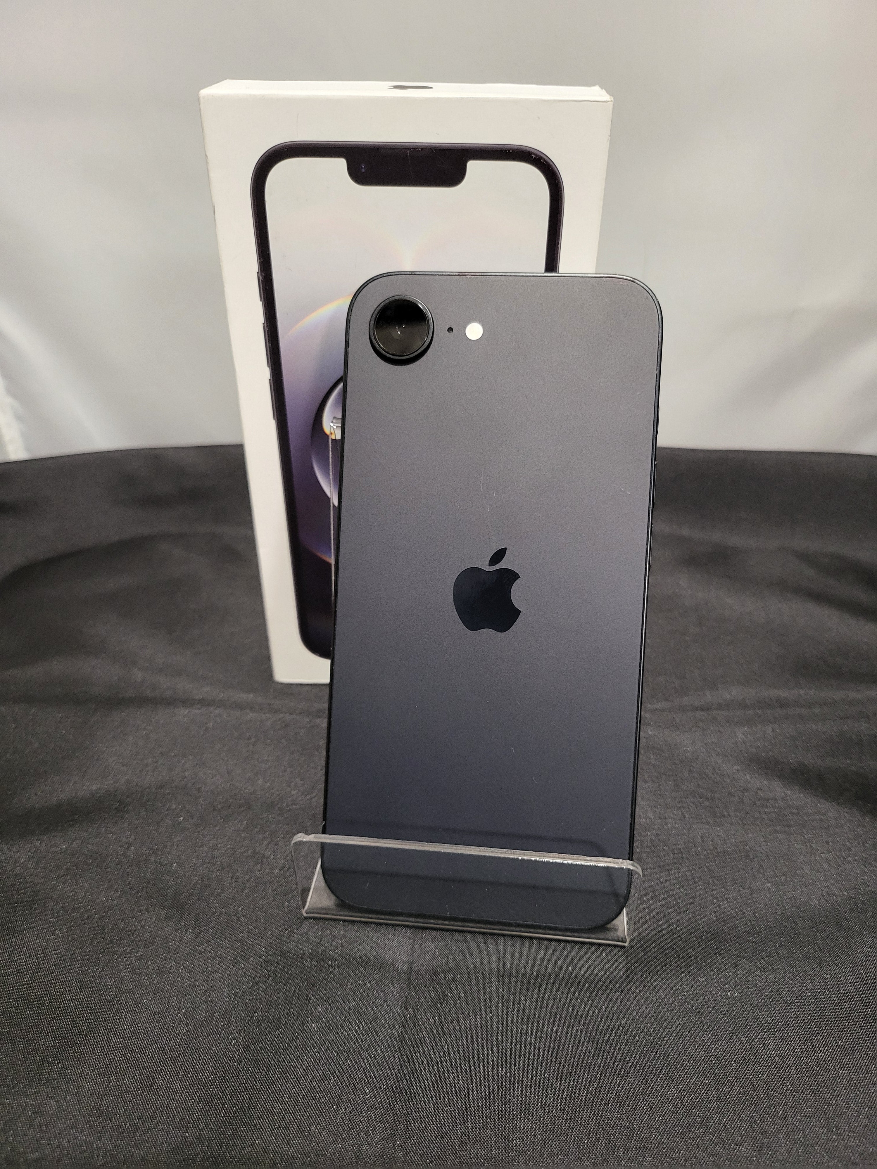 Apple iPhone 16e 128GB Black, Unlocked - Image 2