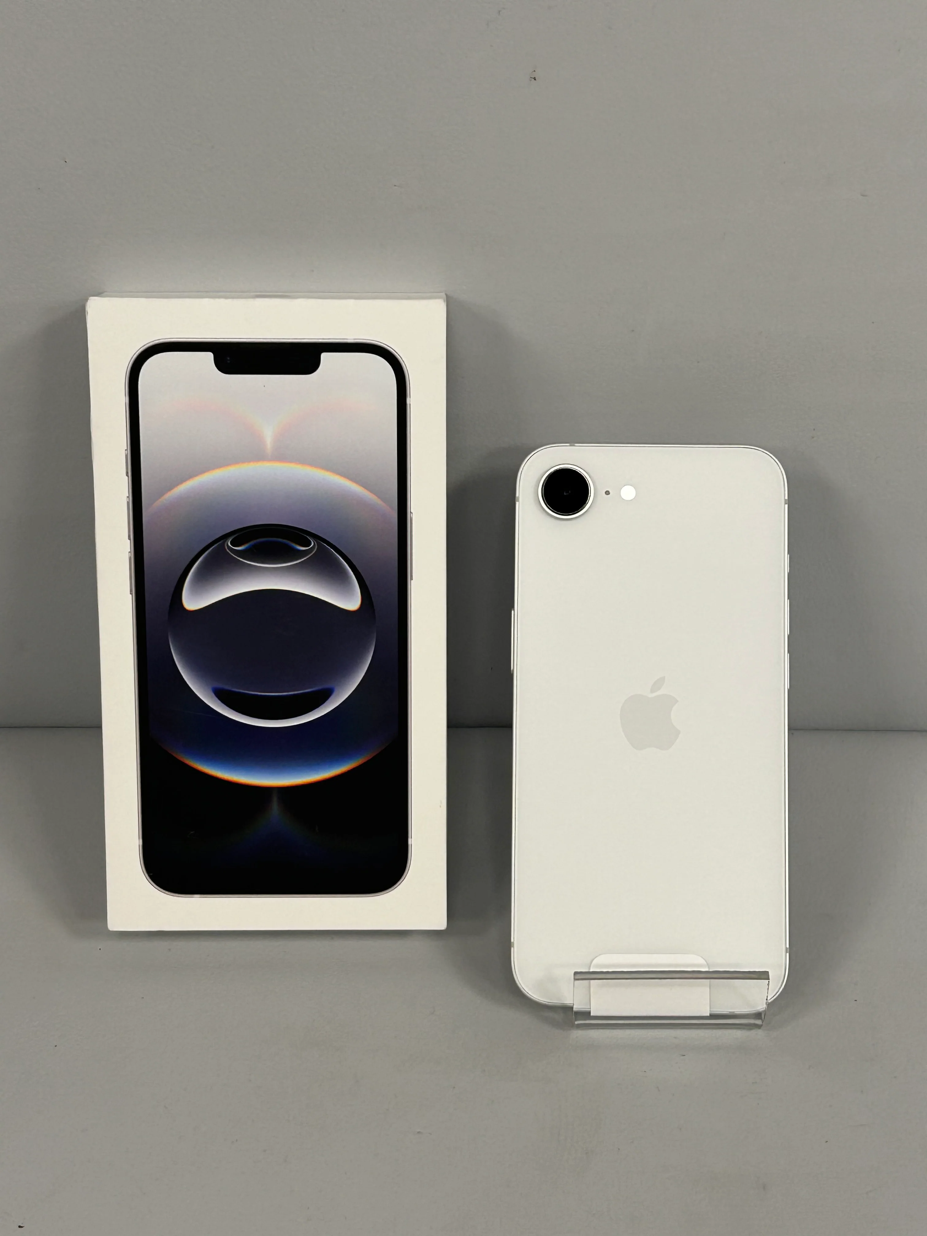 Apple iPhone 16e 128GB *Opened in store* - Image 3