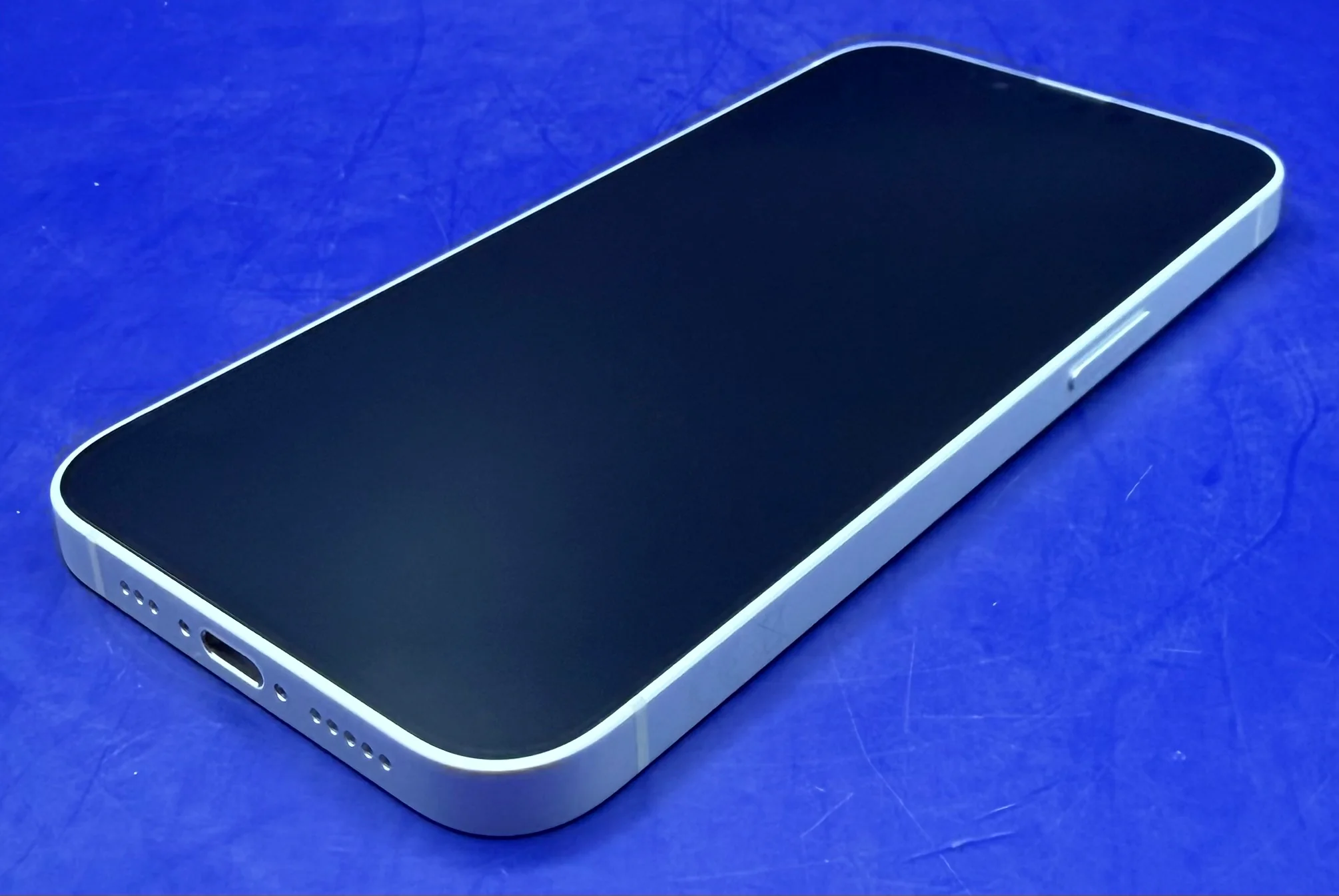 Apple iPhone 16e 128GB White Unlocked - Chesterfield - Image 4
