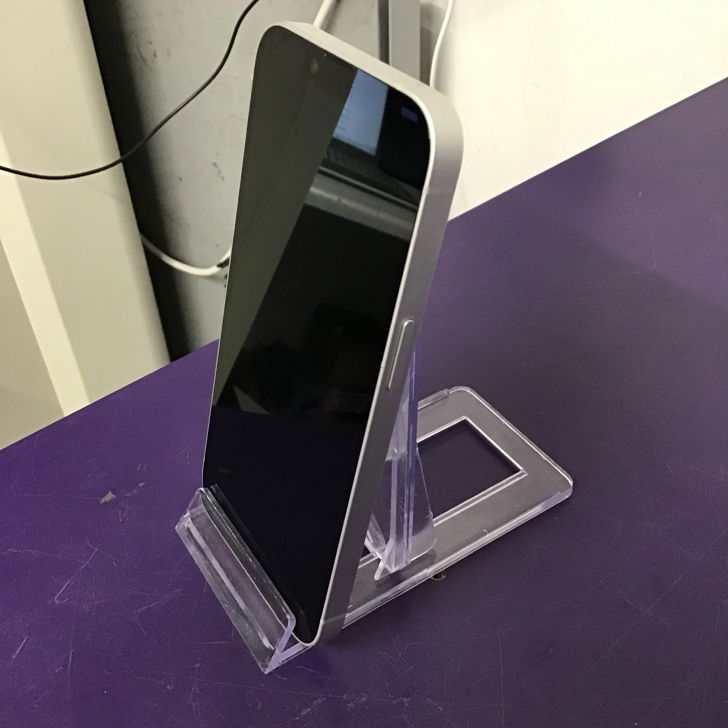 Apple iPhone 16e - Image 3