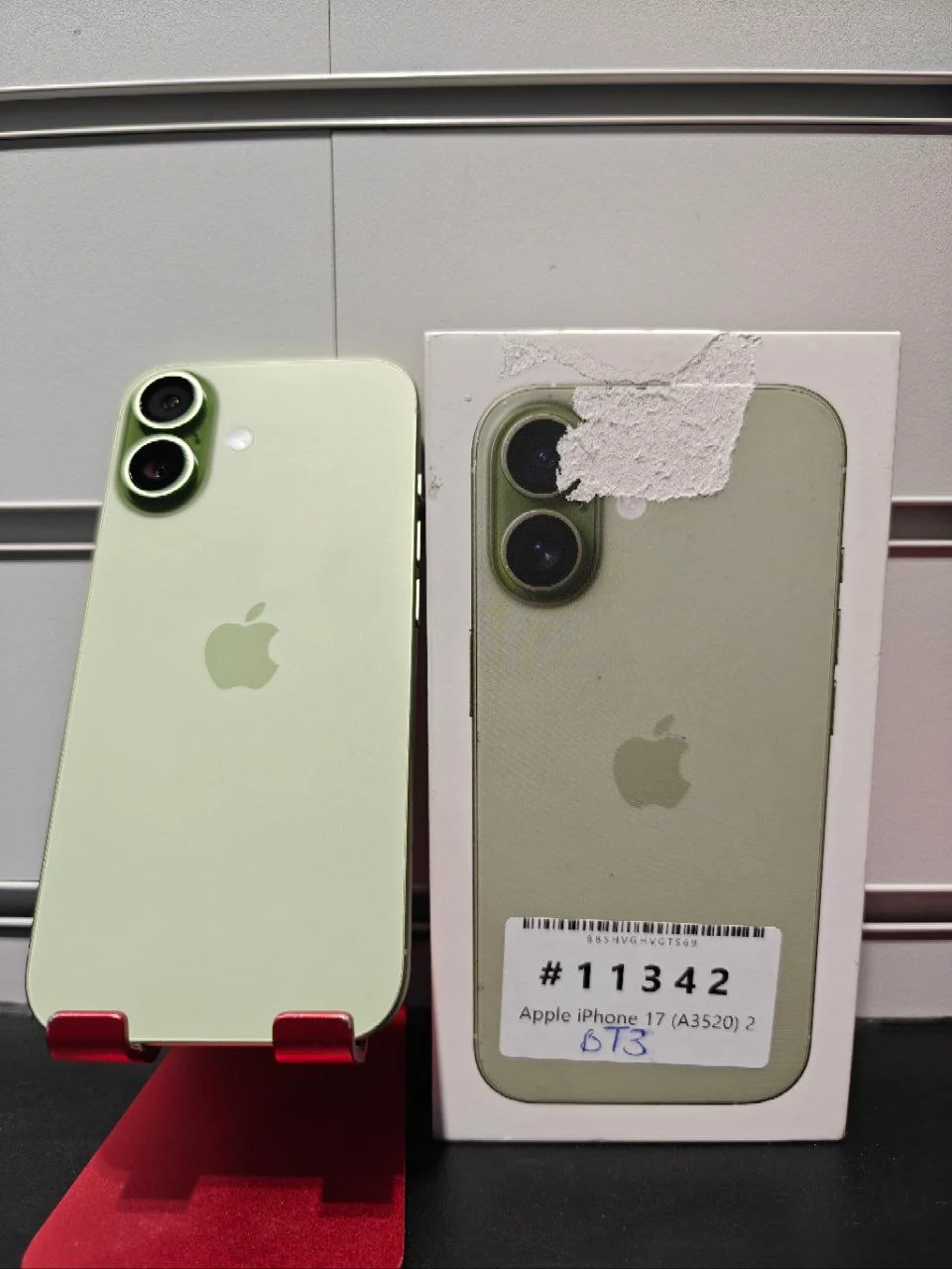 Apple iPhone 17 (A3520) 256GB Sage, Unlocked