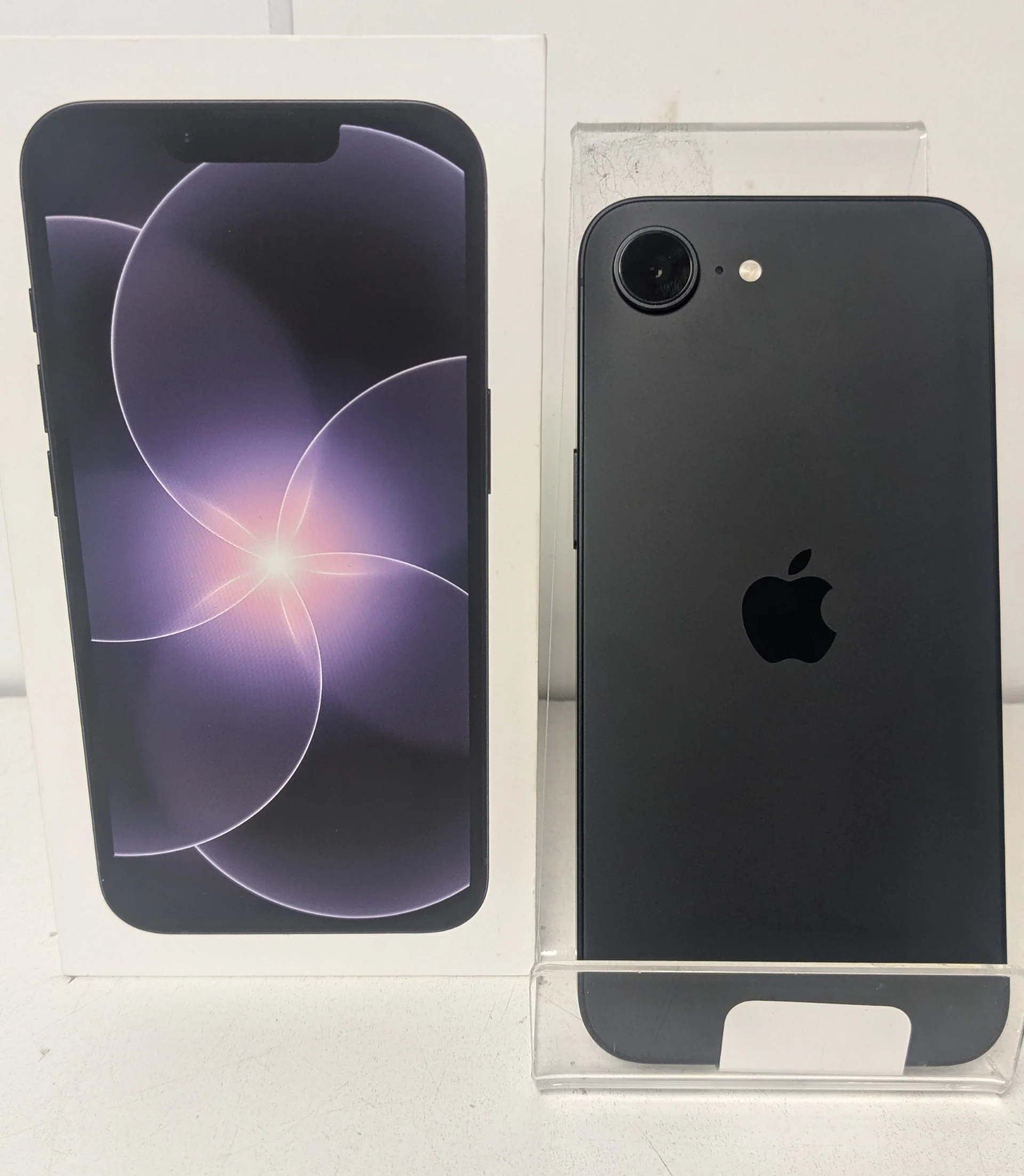 Apple iPhone 17e 256GB - Unlocked *100% Battery Health* *Cycle Count -0* - Image 3