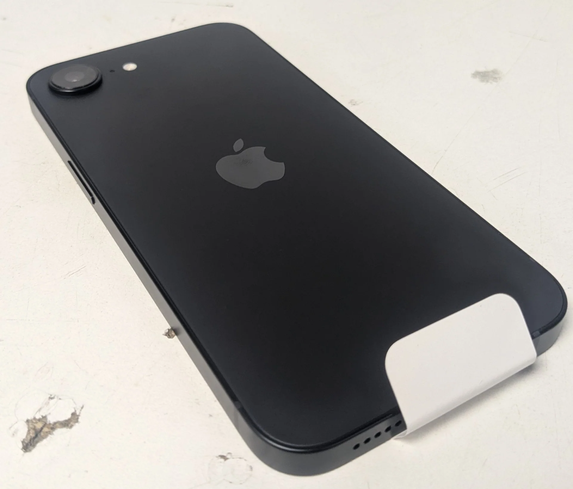 Apple iPhone 17e 256GB - Unlocked *100% Battery Health* *Cycle Count -0* - Image 4