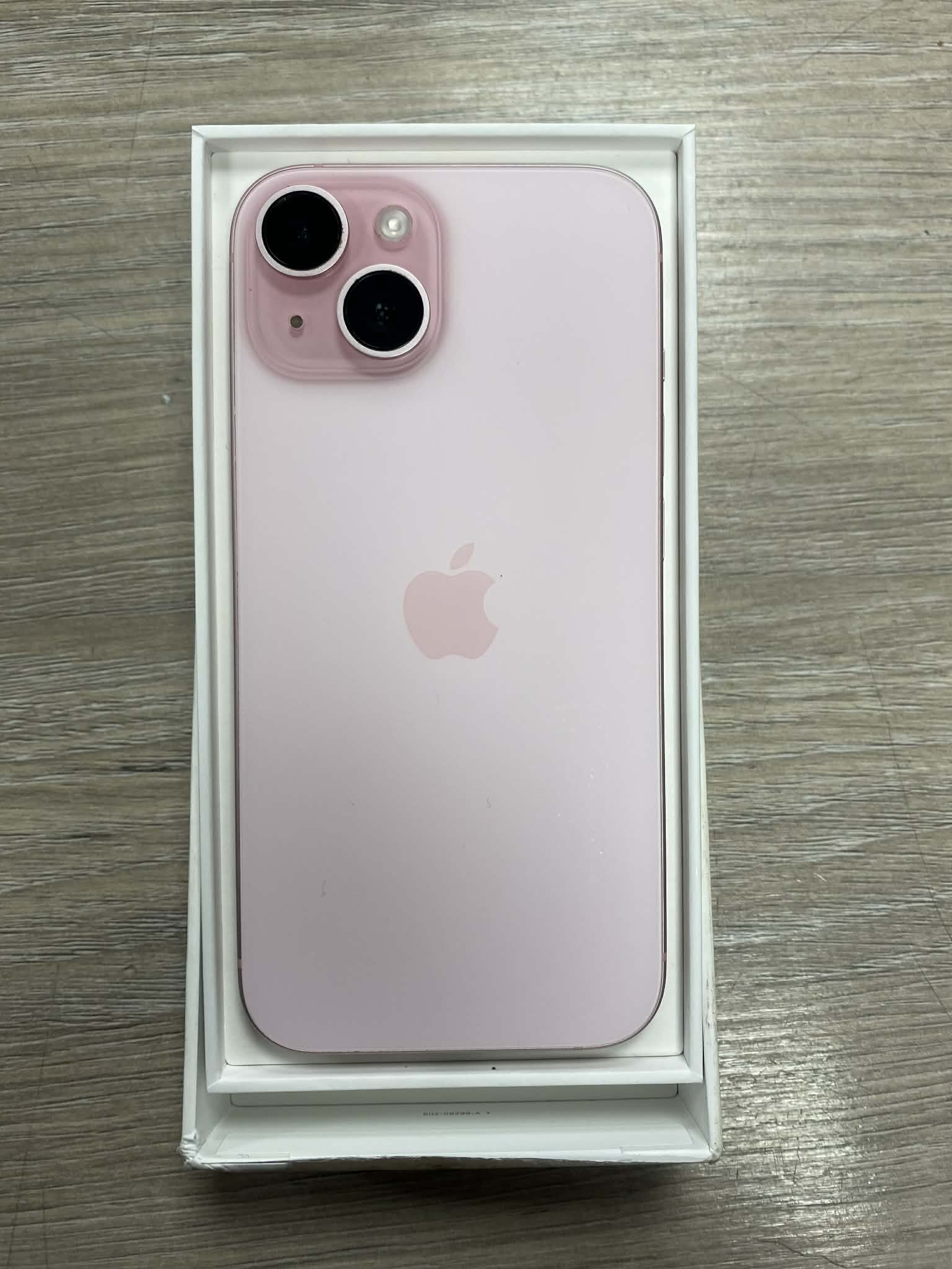 Apple iPhone 15 - Image 4