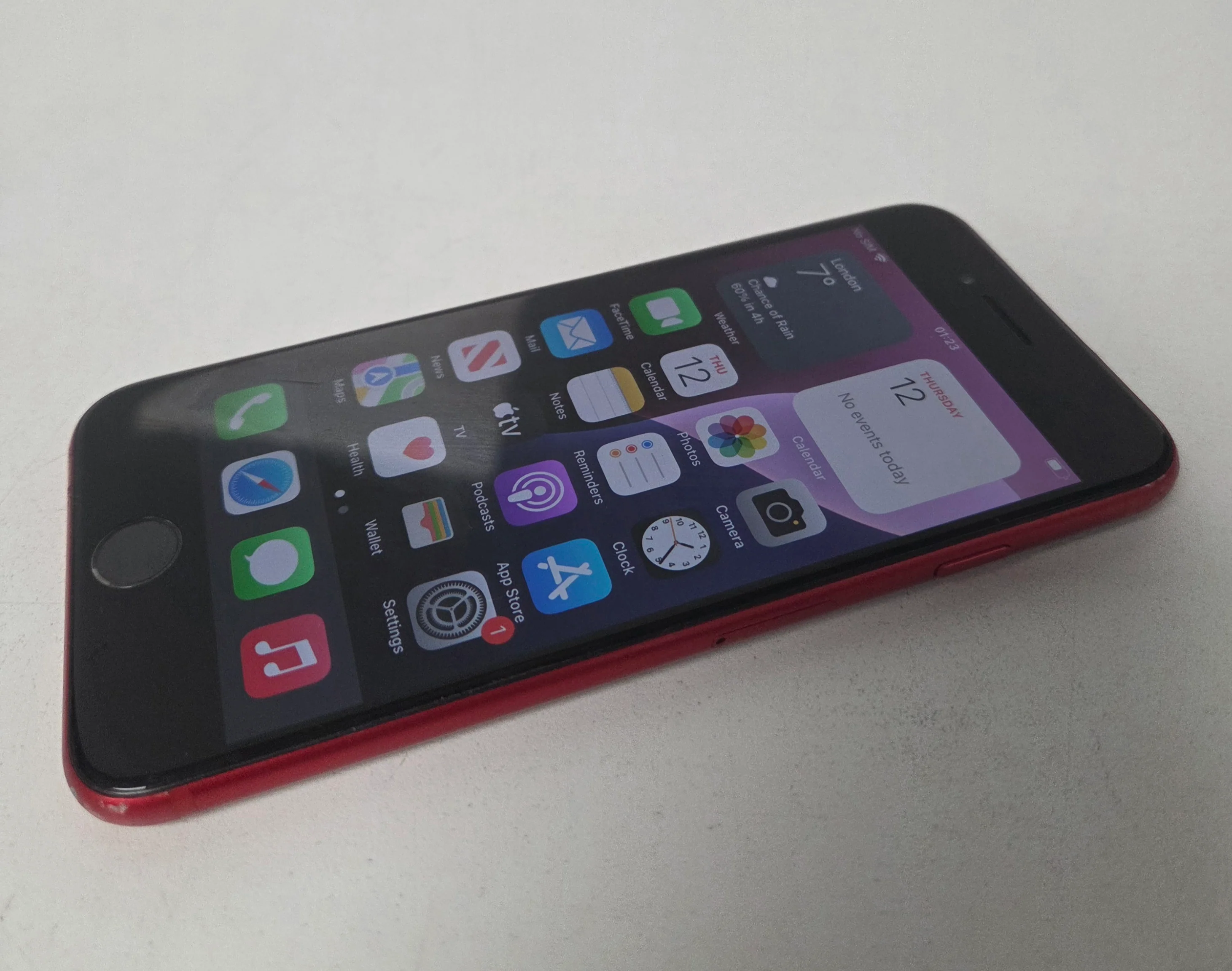 Apple iPhone SE 2020 (64GB) PRODUCT RED  82% Battery Health - Image 4