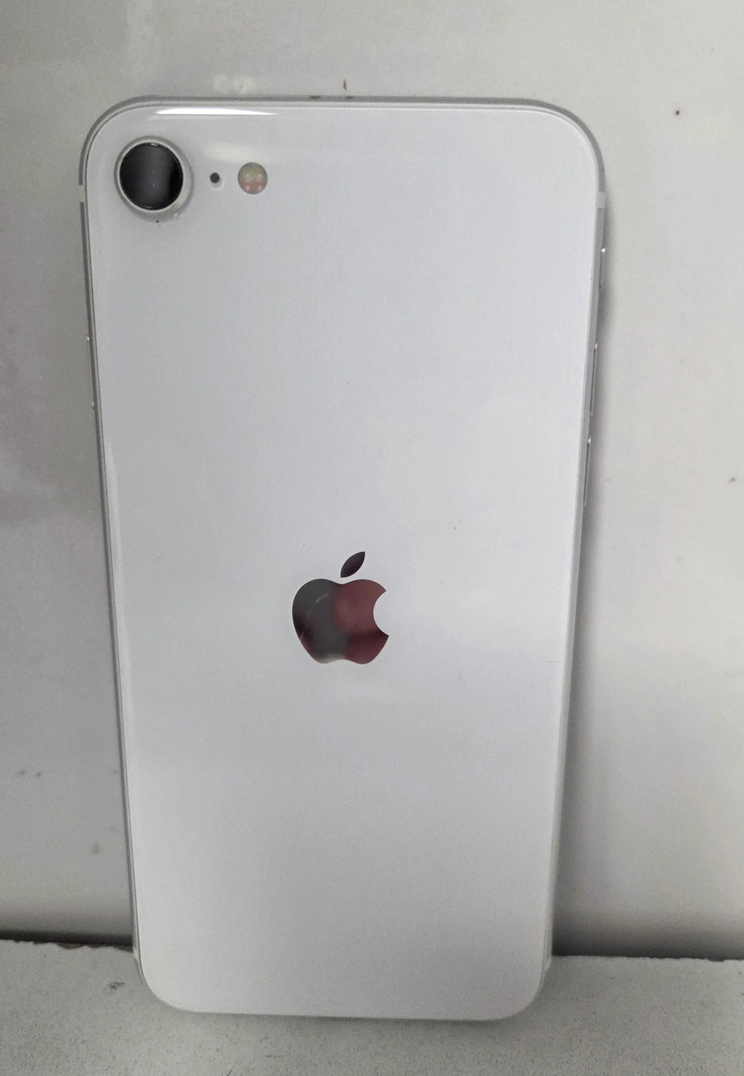 Apple iPhone SE 2nd Gen 64GB White - Unlocked *76% Battery Health* - Image 3