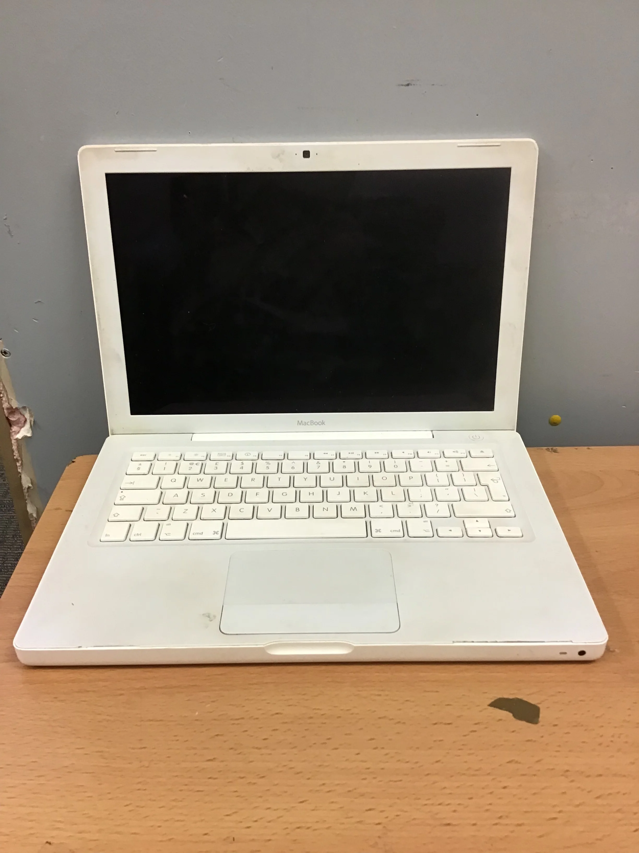 Apple Macbook A1181 Emc 2092 "core Duo" 1.83, 13-inch Features A 1.83 - Image 2