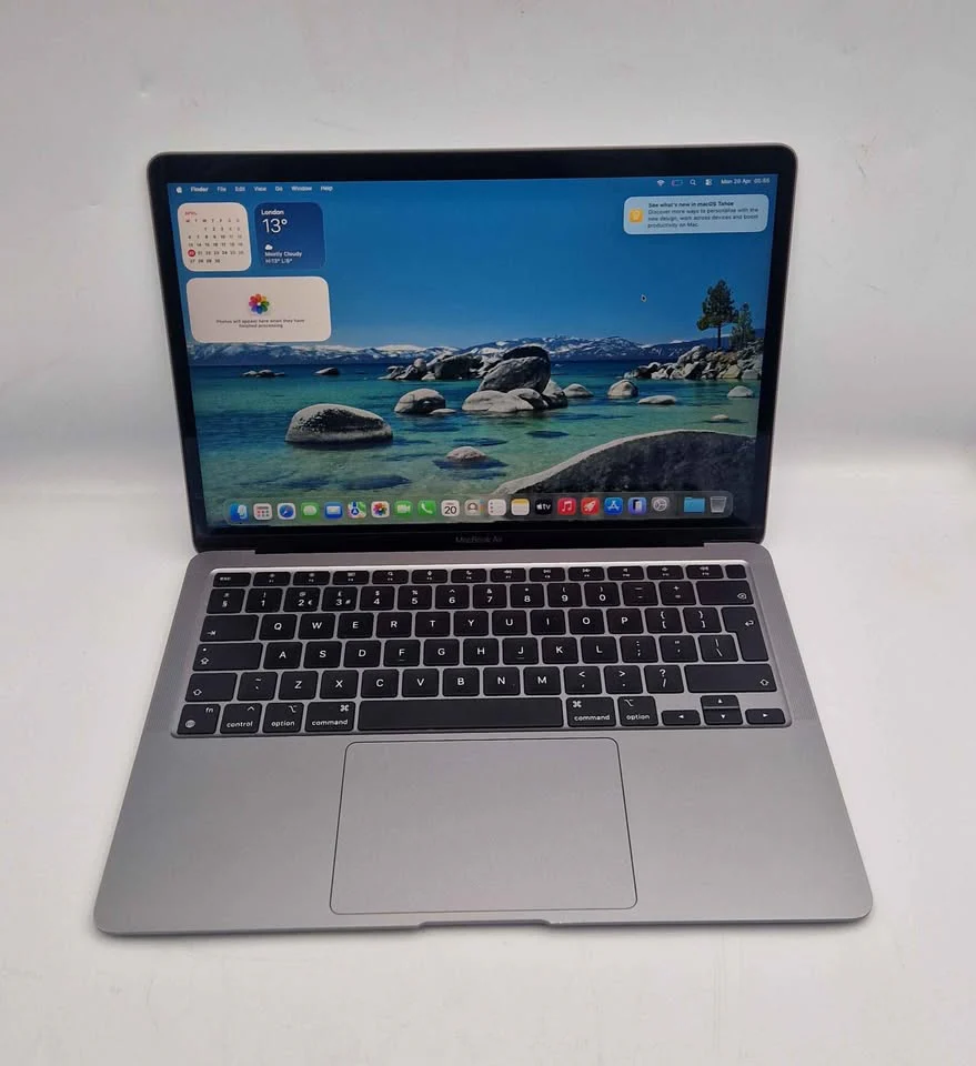 Apple Macbook Air 10 - M1, 8GB RAM, 256GB SSD, 13" Screen - Space Grey *Unboxed*