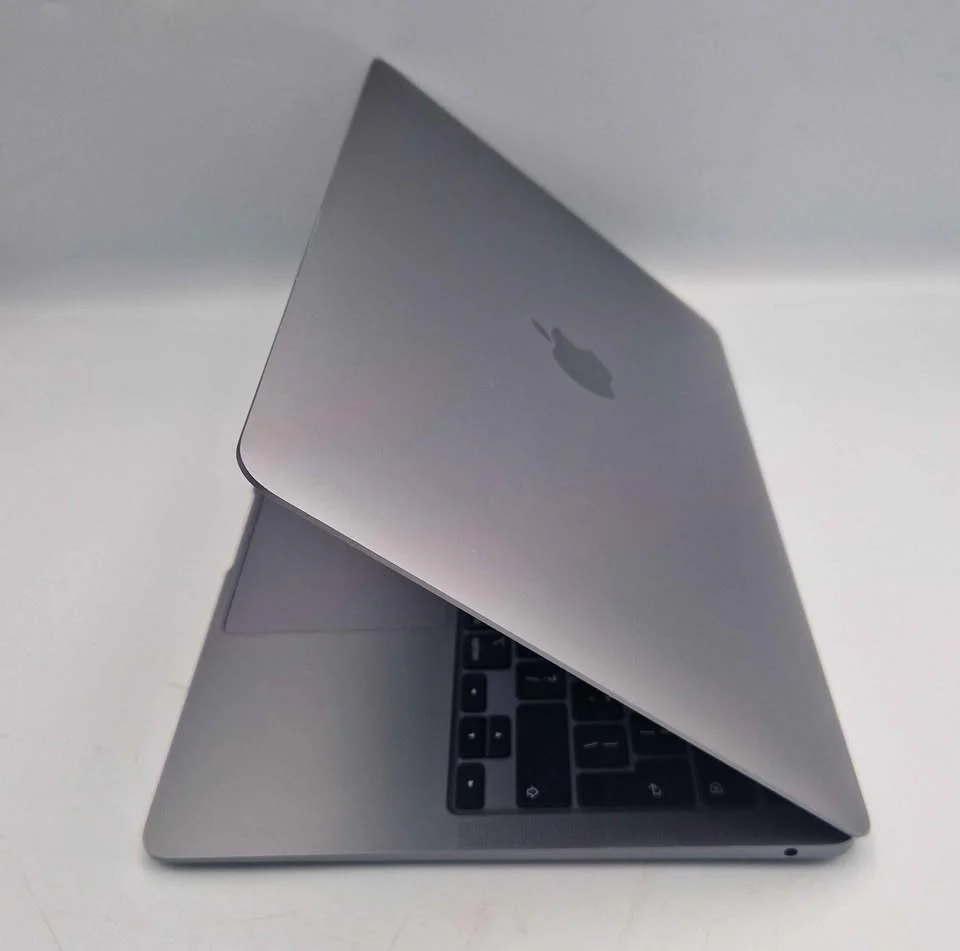 Apple Macbook Air 10 - M1, 8GB RAM, 256GB SSD, 13" Screen - Space Grey *Unboxed* - Image 4