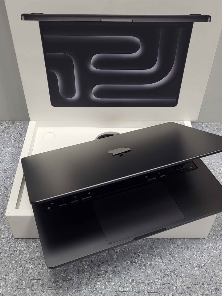 Apple MacBook Pro 15,6/M3 Pro (11-CPU 14-GPU)/18GB Ram/512GB SSD/14"/Space Black/B - Image 3