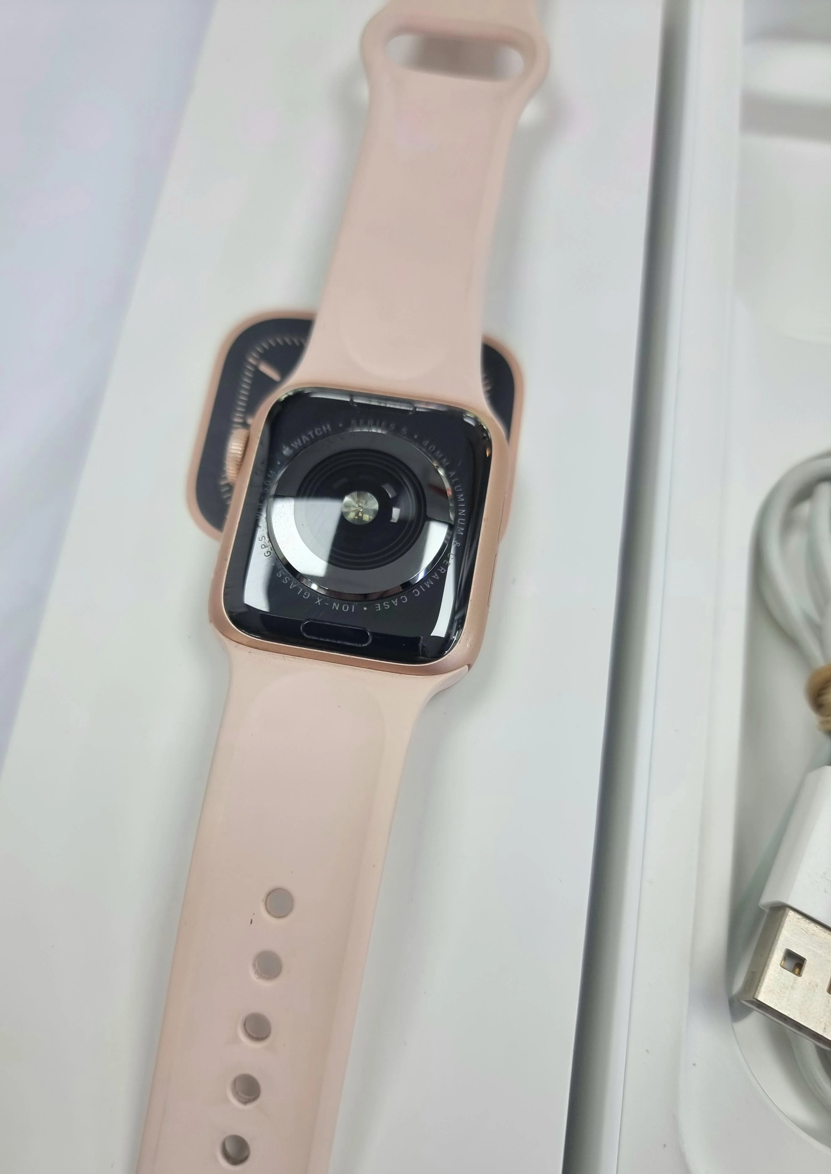 Apple Series 5 Watch Gold - Image 5