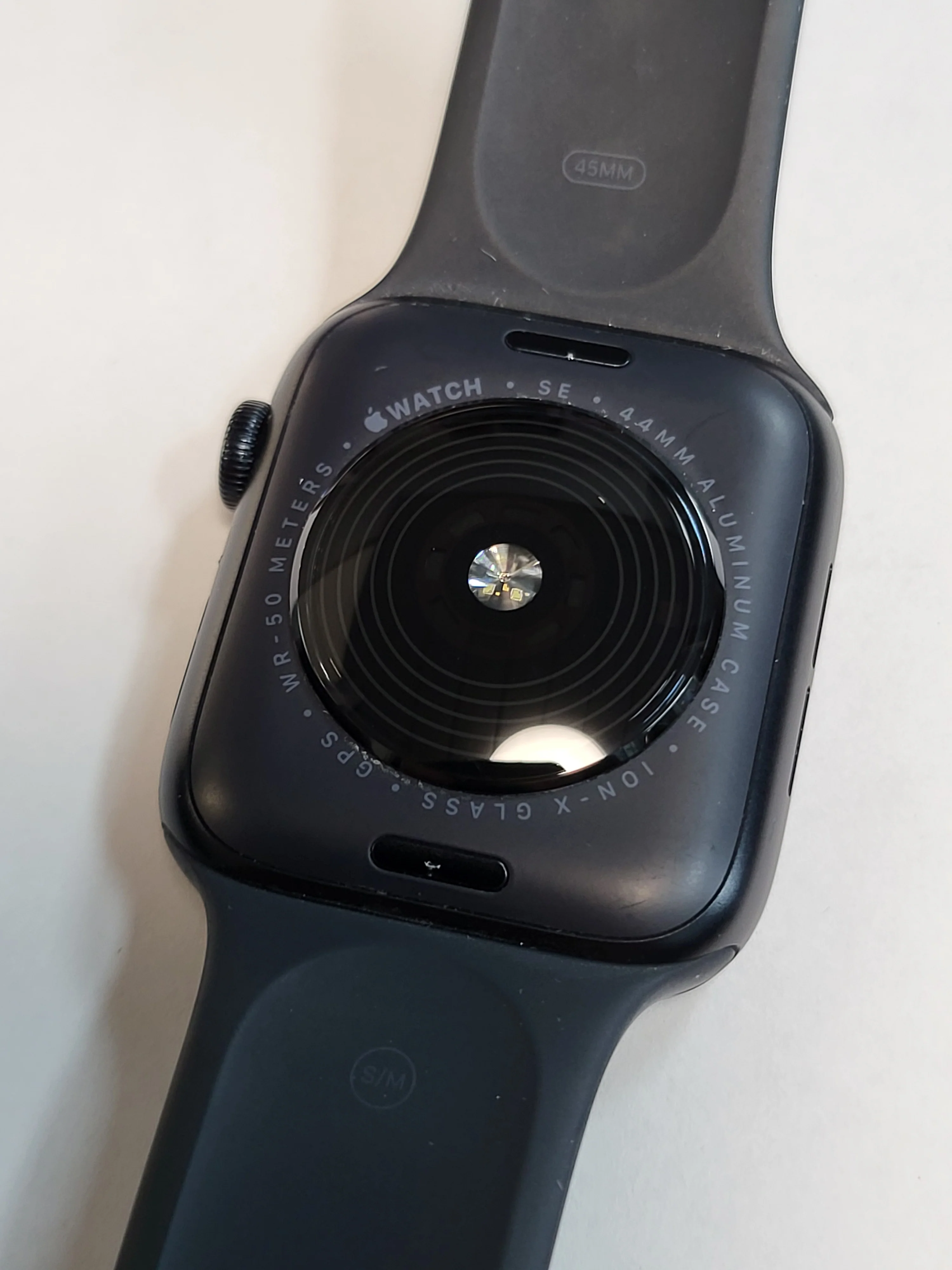 Apple Watch SE 2nd Gen (GPS), Midnight Aluminium, 44mm, S/M strap - Image 3