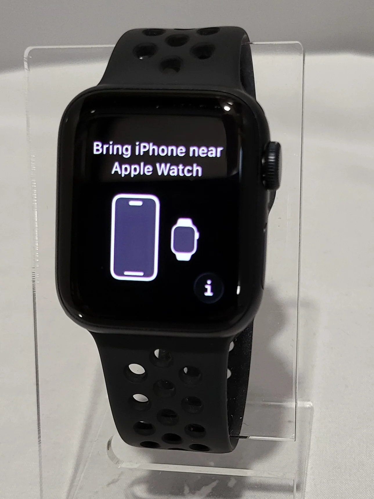 Apple Watch SE 3 - GPS, Midnight Aluminium, 40MM with Nike Sports Band