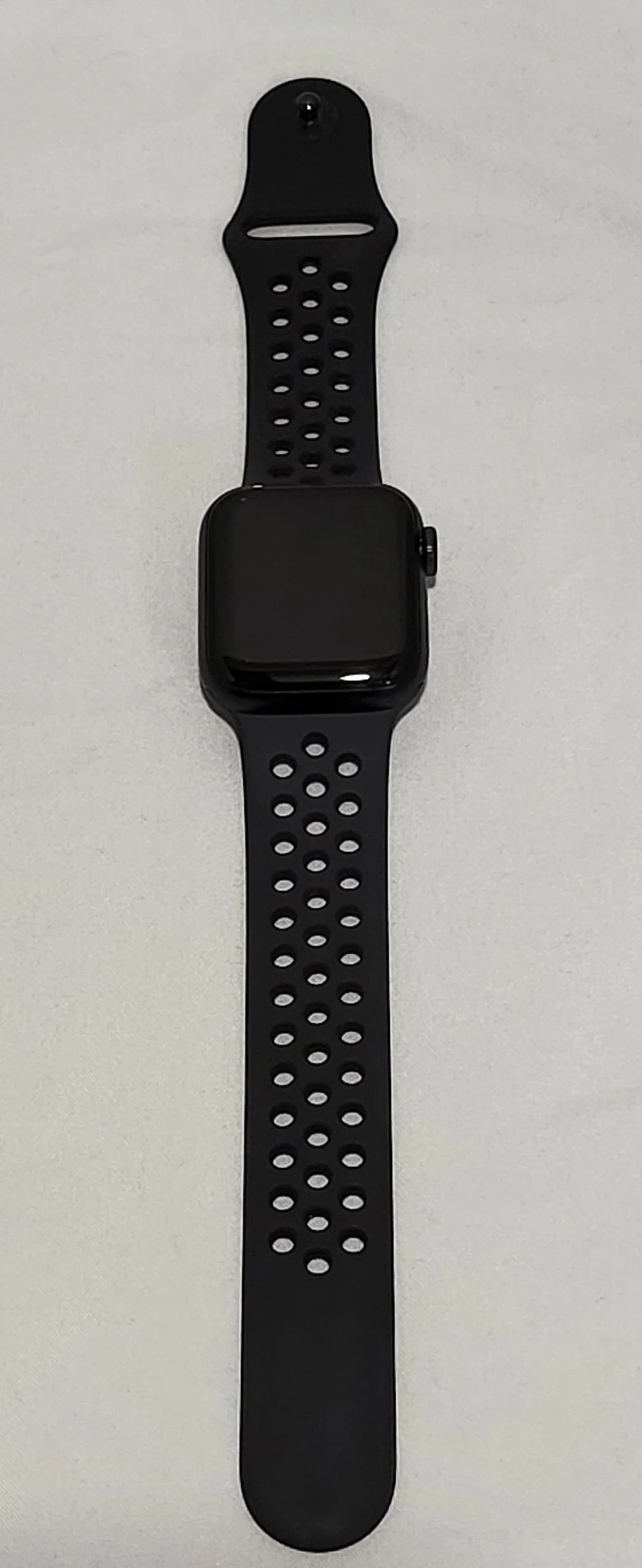 Apple Watch SE 3 - GPS, Midnight Aluminium, 40MM with Nike Sports Band - Image 2