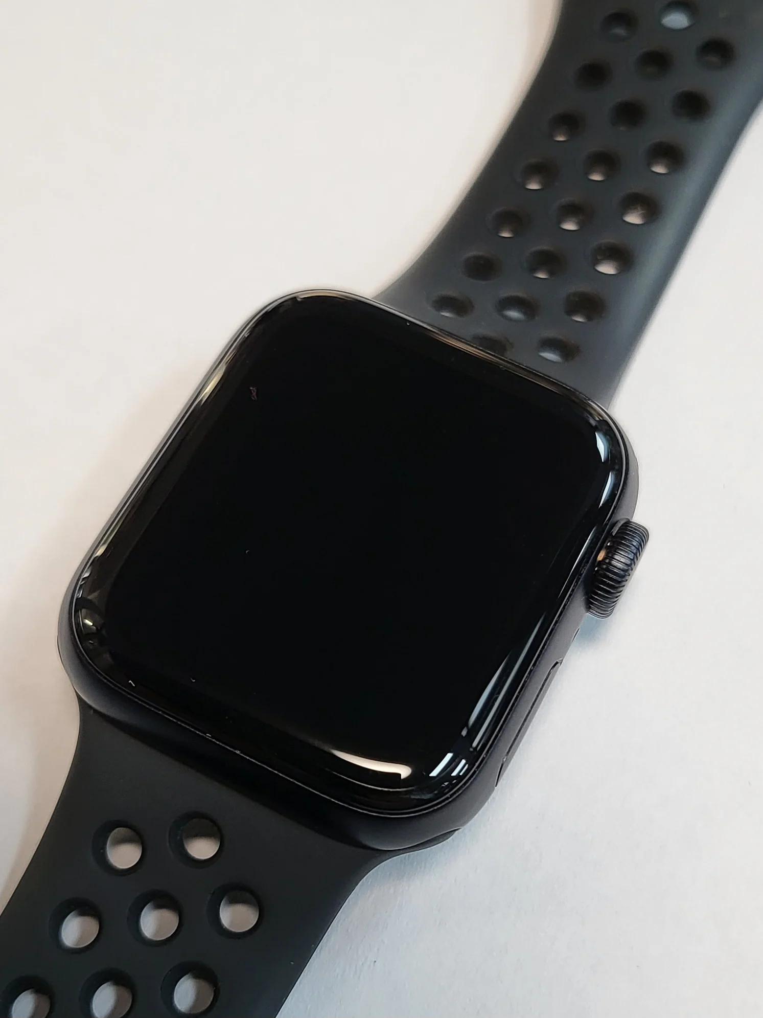 Apple Watch SE 3 - GPS, Midnight Aluminium, 40MM with Nike Sports Band - Image 4
