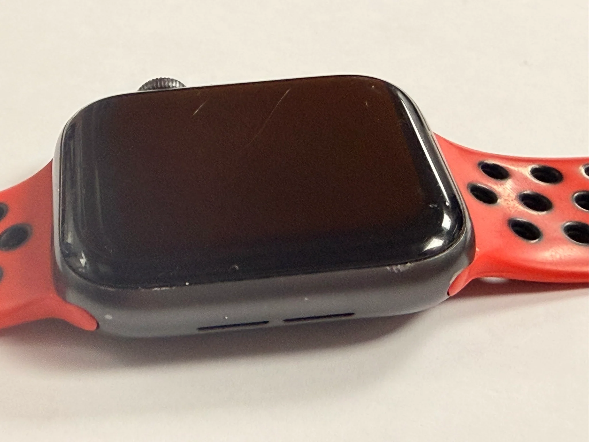 *Apple Watch Series 5 (Cellular) Silver Aluminium, 44mm - Image 2