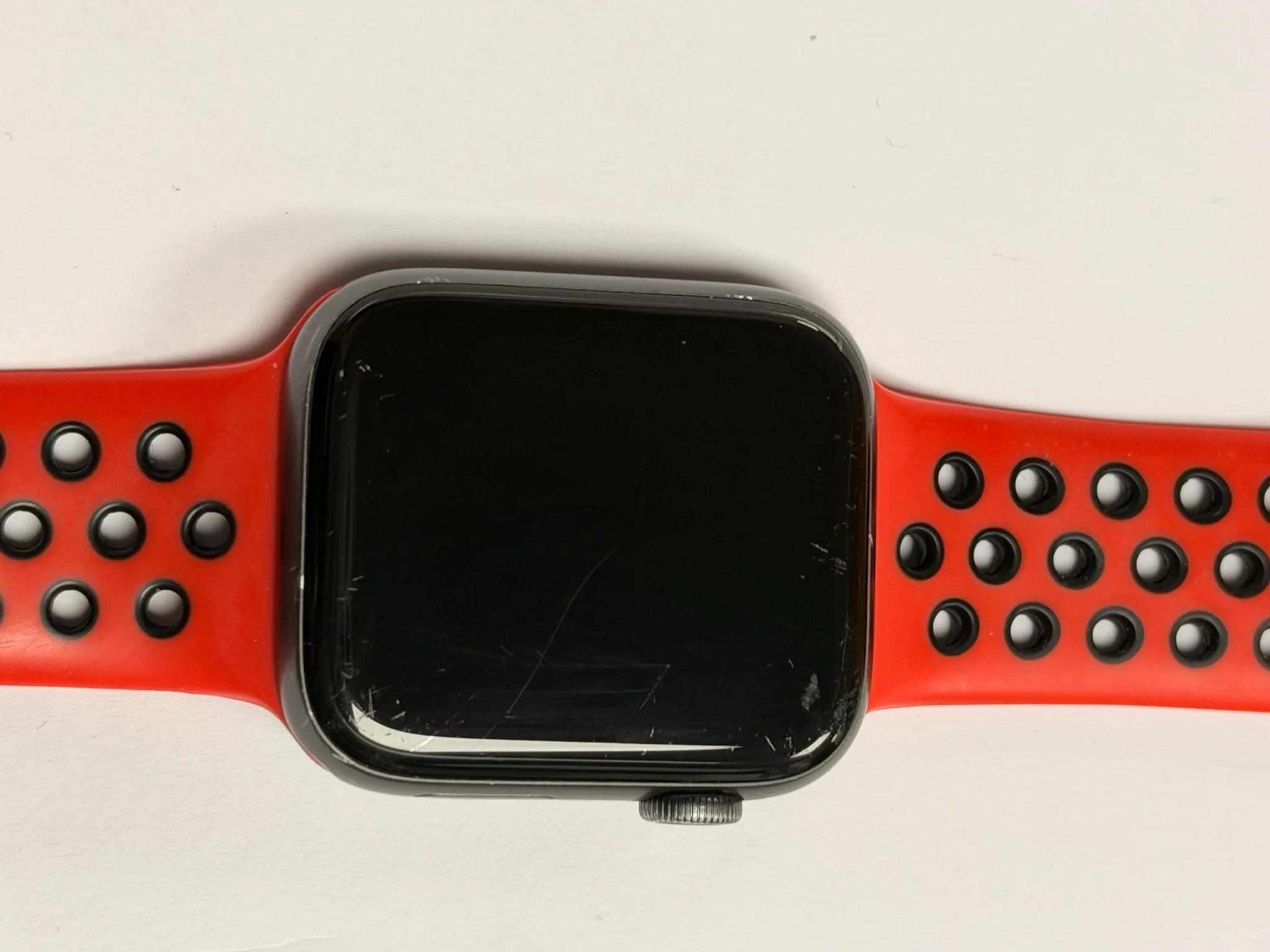 *Apple Watch Series 5 (Cellular) Silver Aluminium, 44mm - Image 3