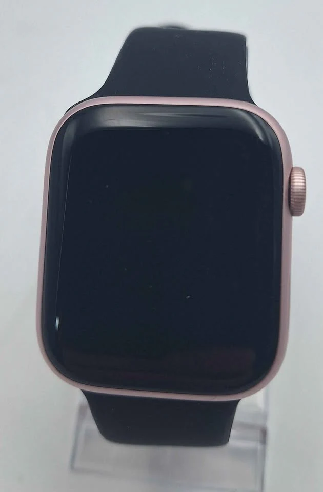 **DEAL** Apple Watch Series 9 (GPS) Rubber, Black Strap, Pink Aluminium, 45mm, Boxed With Charger - Image 3