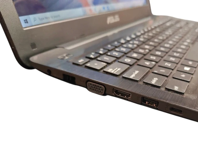 Asus A556U 500GB Laptop**Boxed** - Image 3