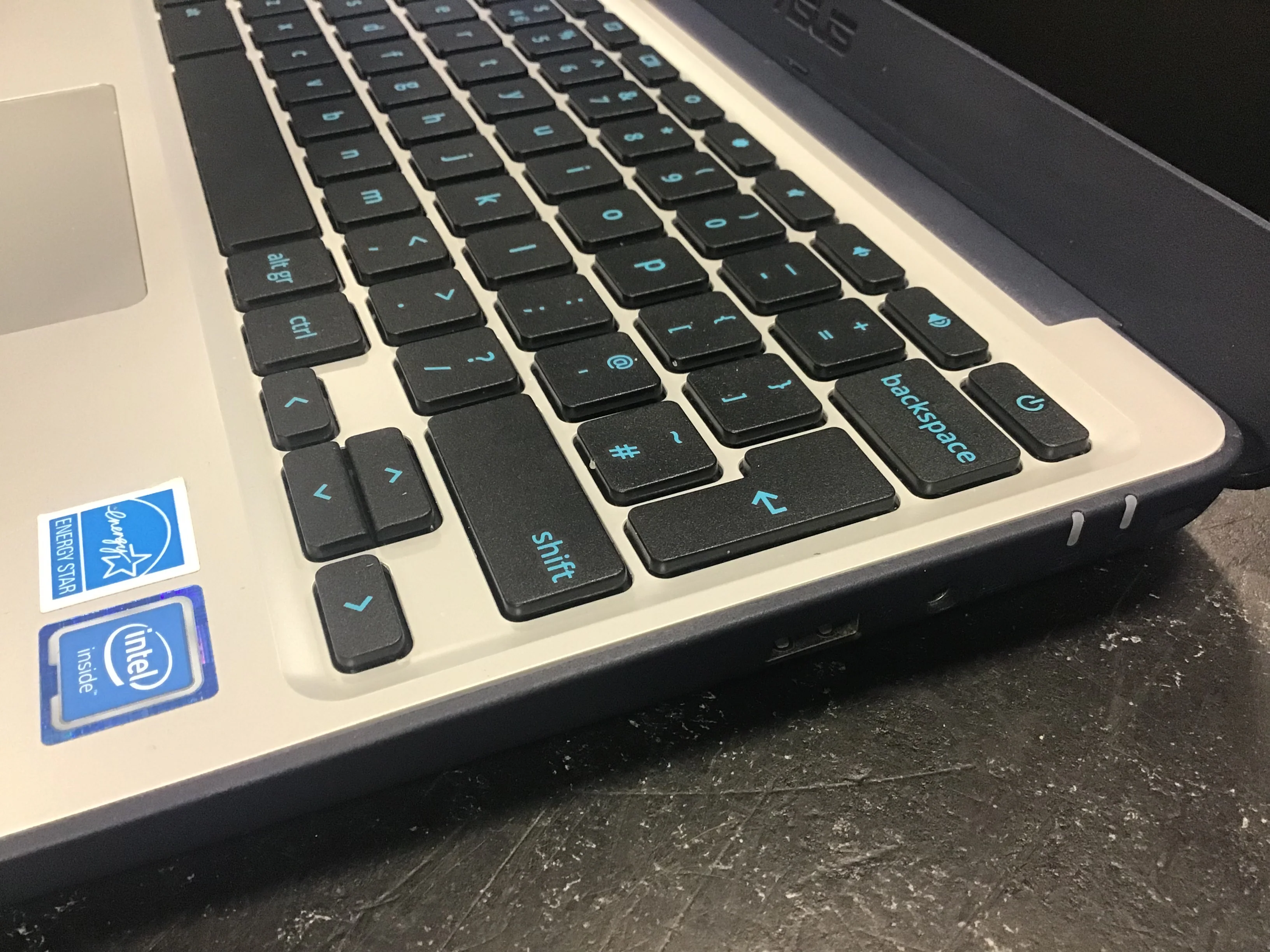 Asus Chromebook C202x - Image 2