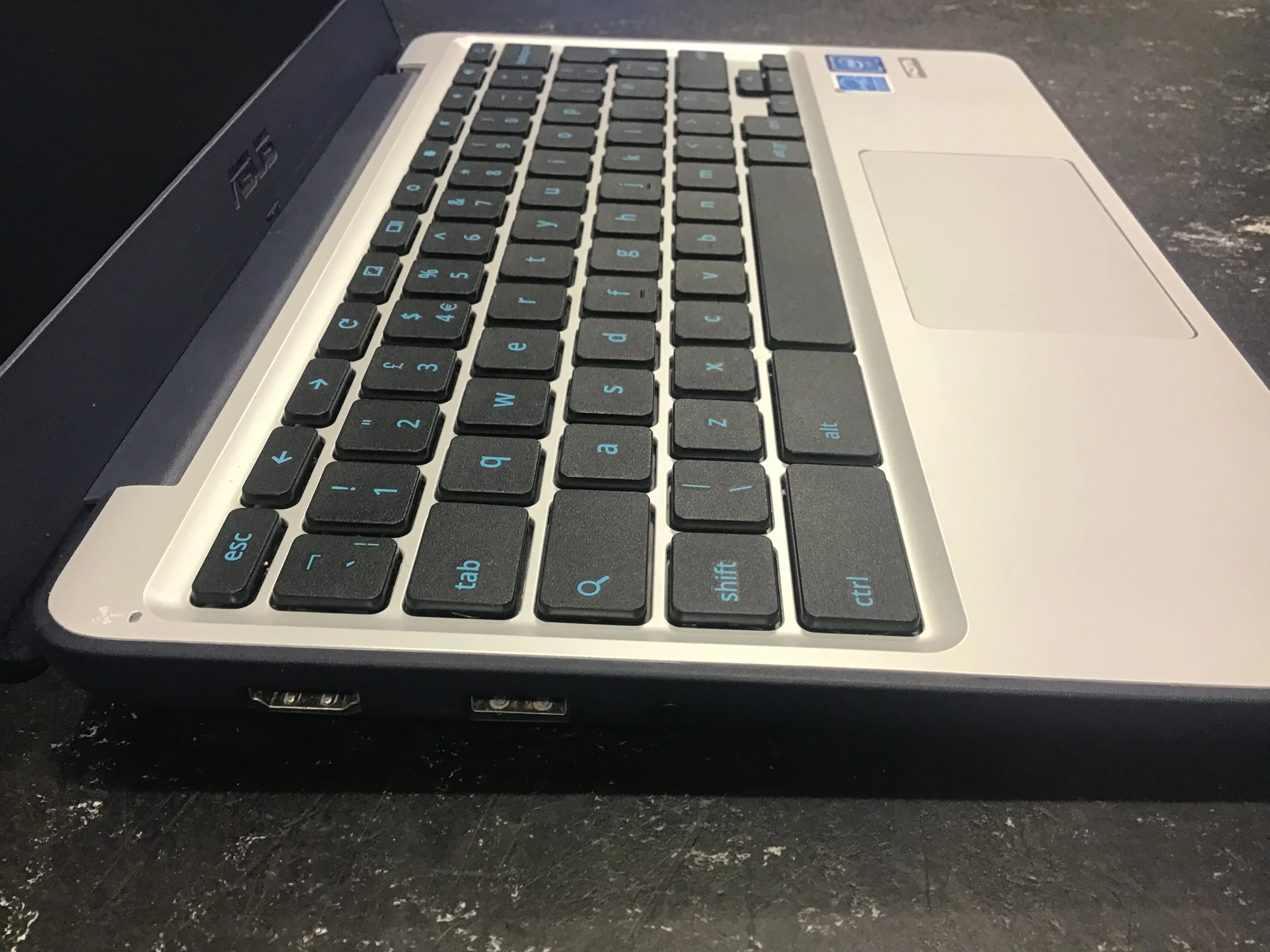 Asus Chromebook C202x - Image 3