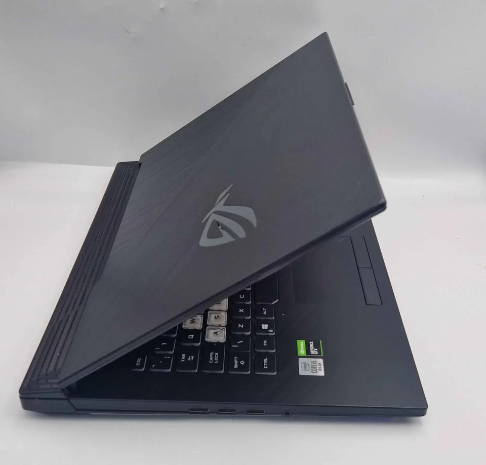 **DEAL** ASUS ROG STRIX G512 - 10th Gen i5, 16GB RAM, 512GB SSD - Windows 11 - Gaming Laptop *Unboxed* - Image 3