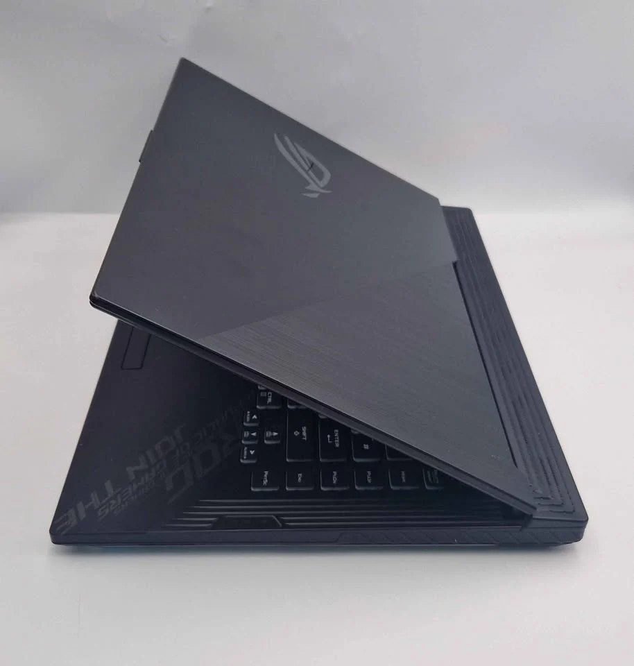 **DEAL** ASUS ROG STRIX G512 - 10th Gen i5, 16GB RAM, 512GB SSD - Windows 11 - Gaming Laptop *Unboxed* - Image 4