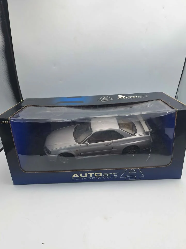 AUTOart 1:18 1999 Nissan Skyline GT-R R34 Diecast Model – Titanium Silver **BOX DAMAGED**