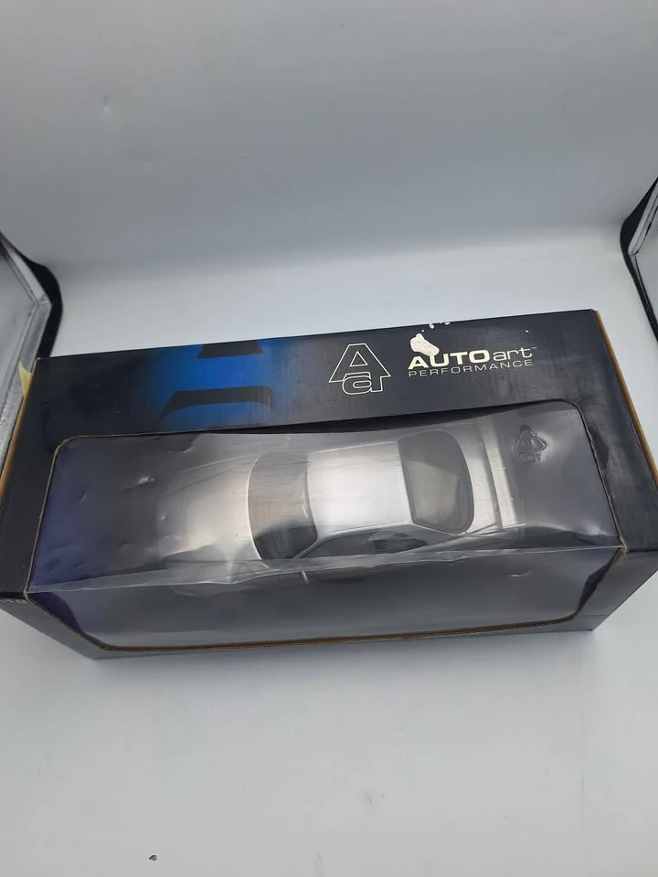AUTOart 1:18 1999 Nissan Skyline GT-R R34 Diecast Model – Titanium Silver **BOX DAMAGED** - Image 2