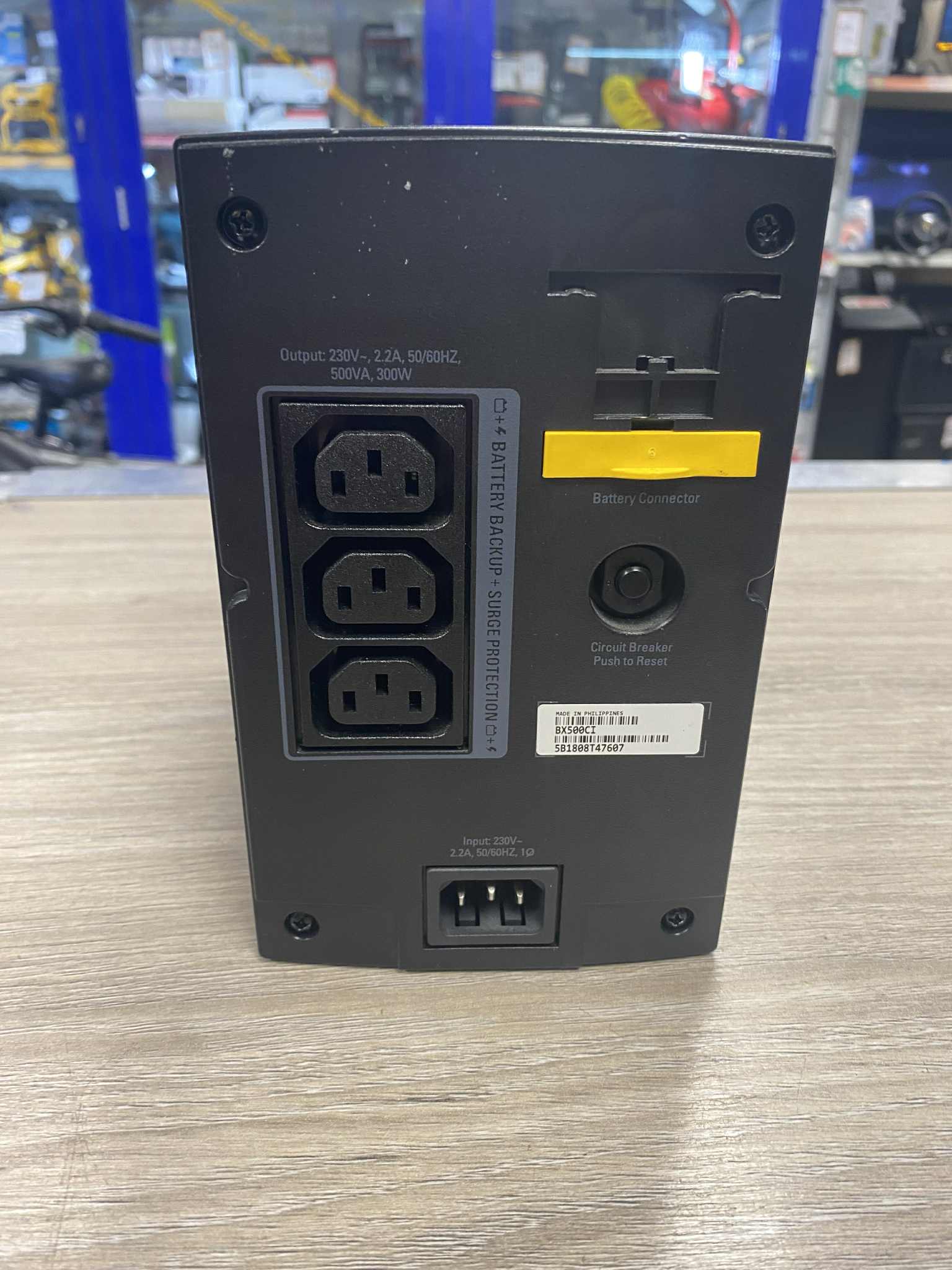 * APC Back ups 500 charger - Image 2