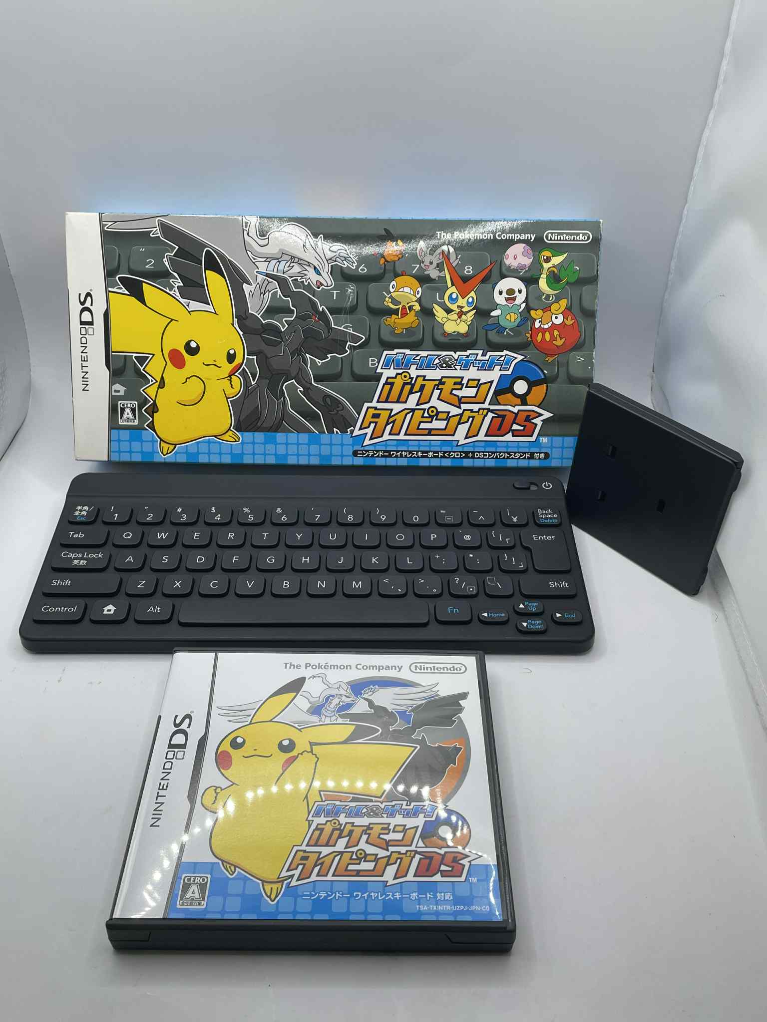 Battle & Get! Pokemon Typing DS + Black Bluetooth Keyboard - Image 3
