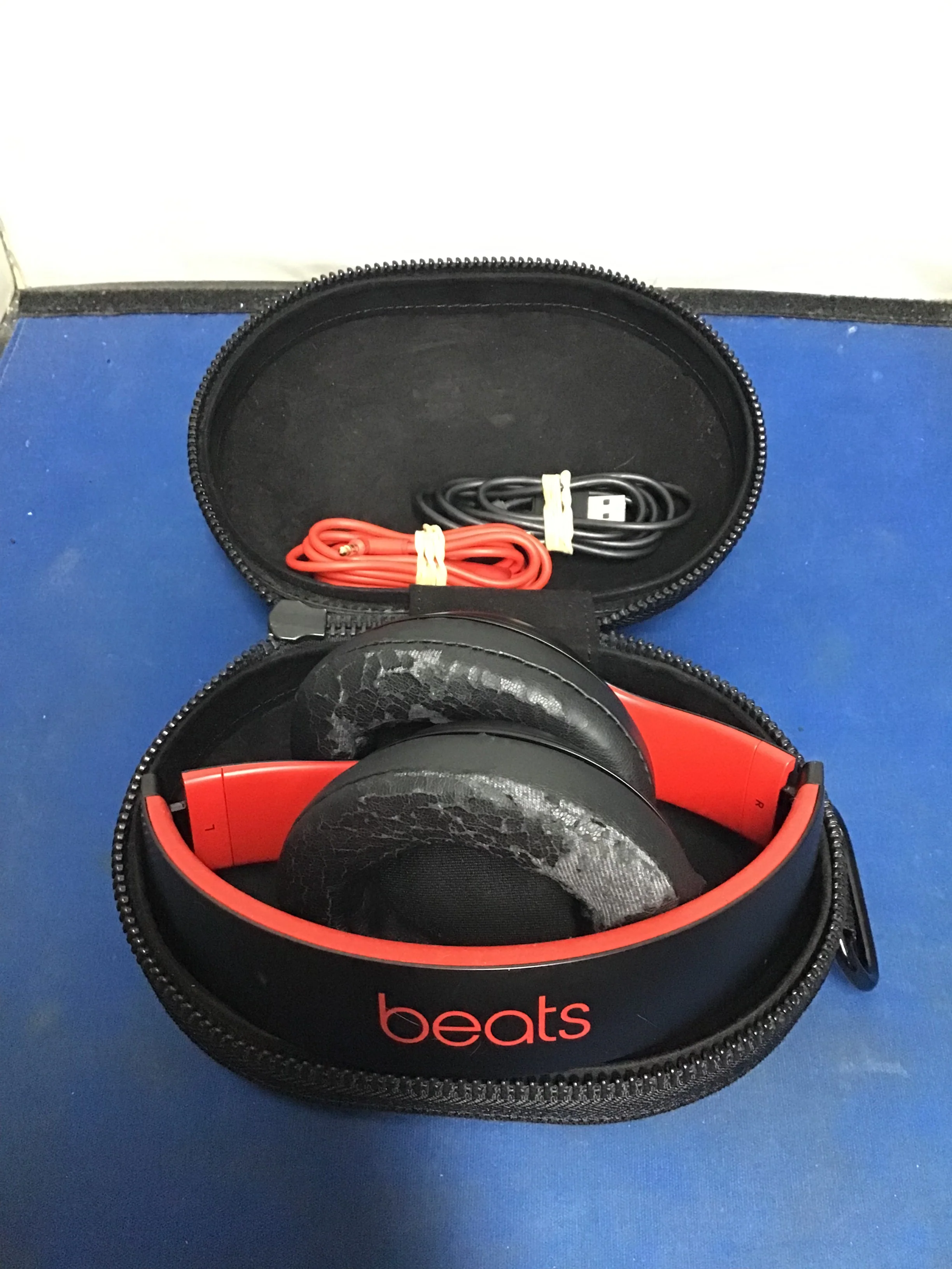 beats studio 3 black / red - Image 4