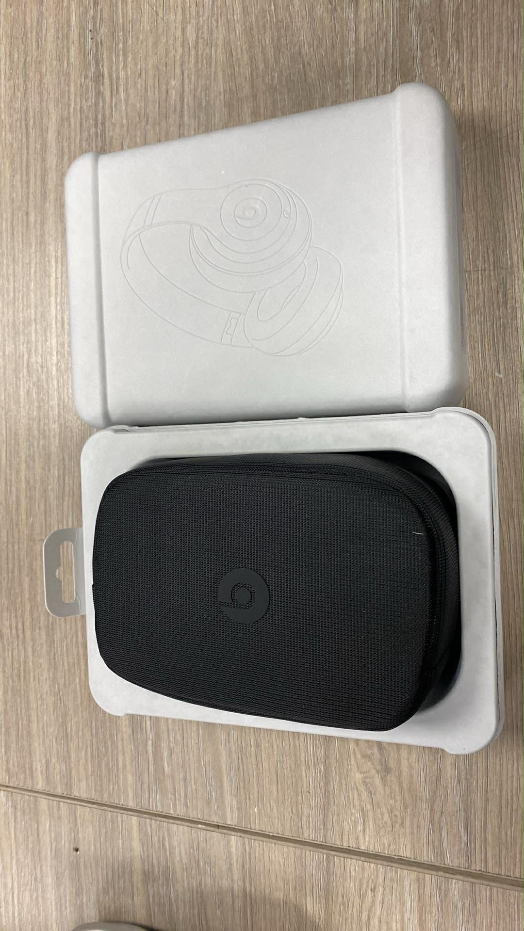 Beats Studio Pro Wireless Headphones - Image 3