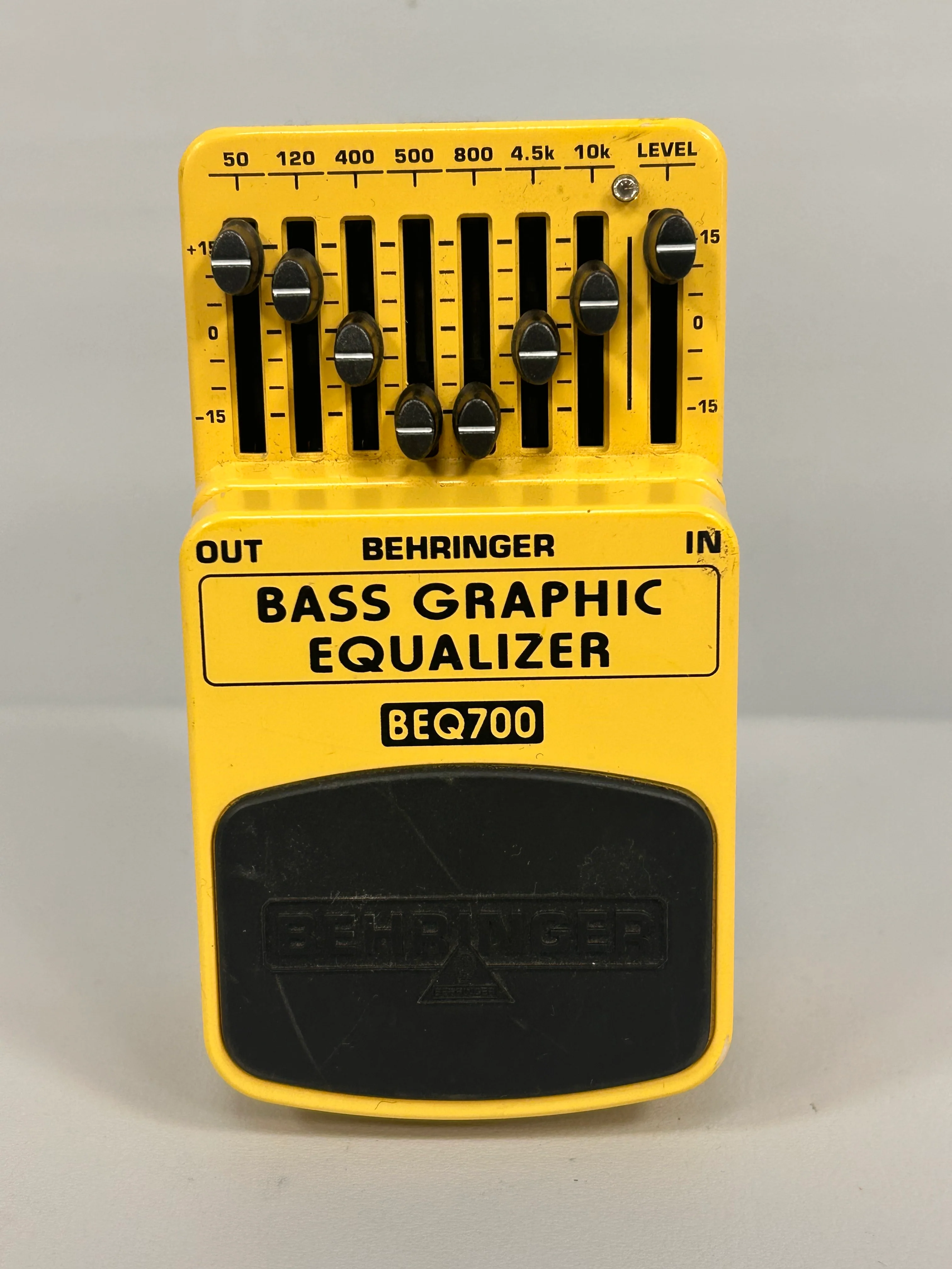 Behringer BEQ700 7 Band Bass Graphic Equalizer for Bass and Keyboard - Collection Only - Image 2