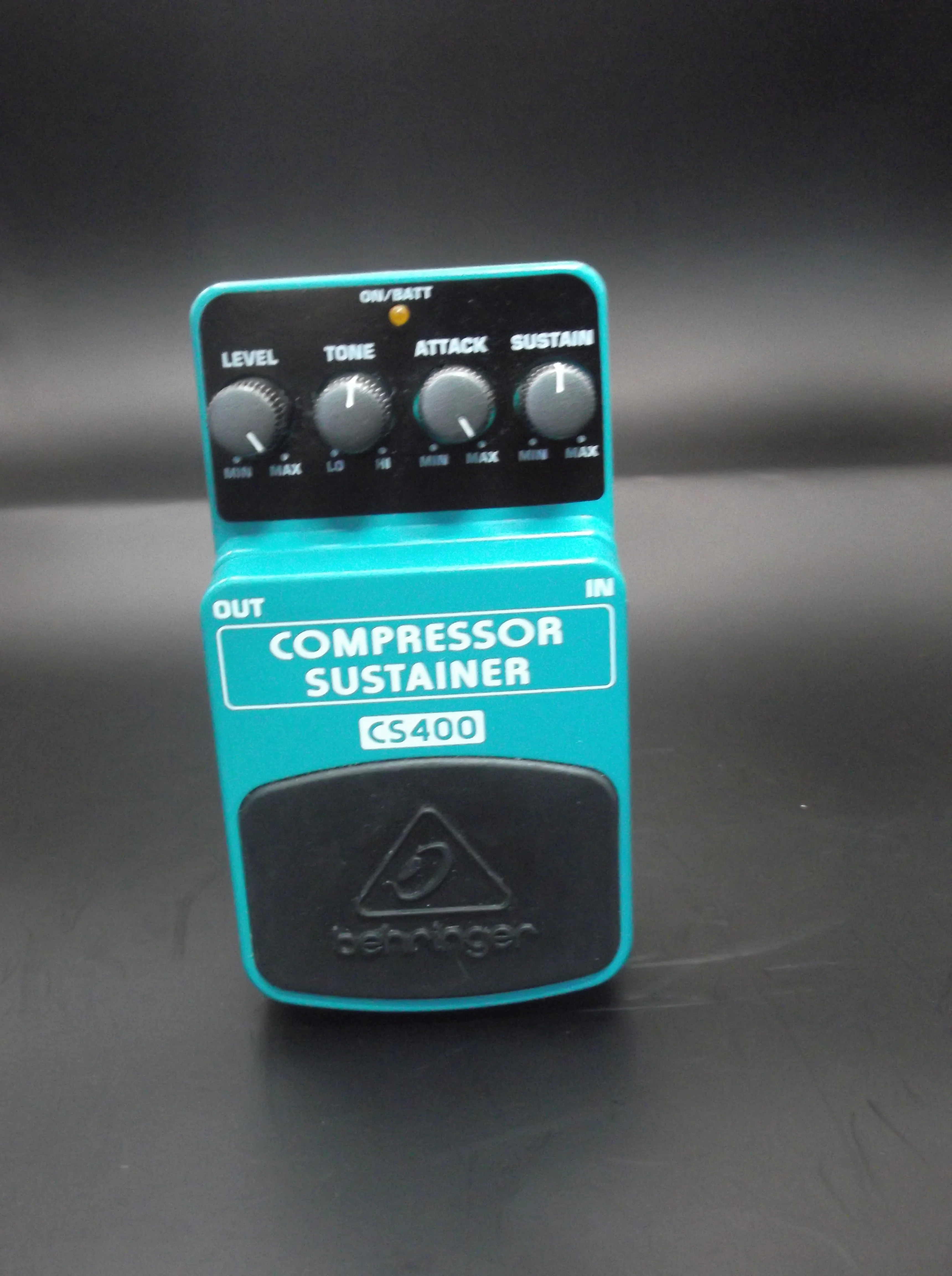 Behringer Compressor Sustainer CS400 Effects Pedal - Image 2