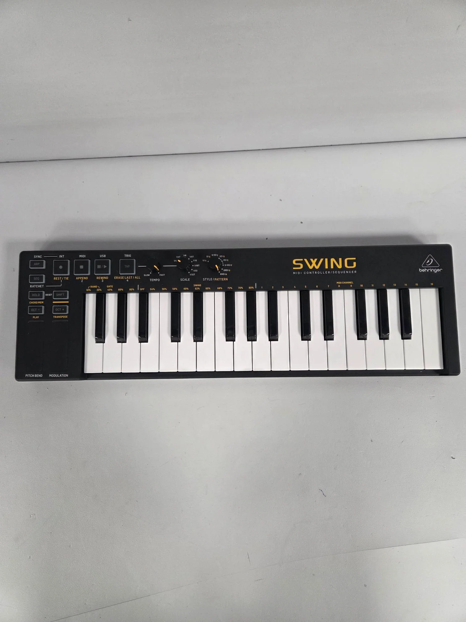 Behringer Swing 32-Key USB Midi Controller Keyboard - Image 3