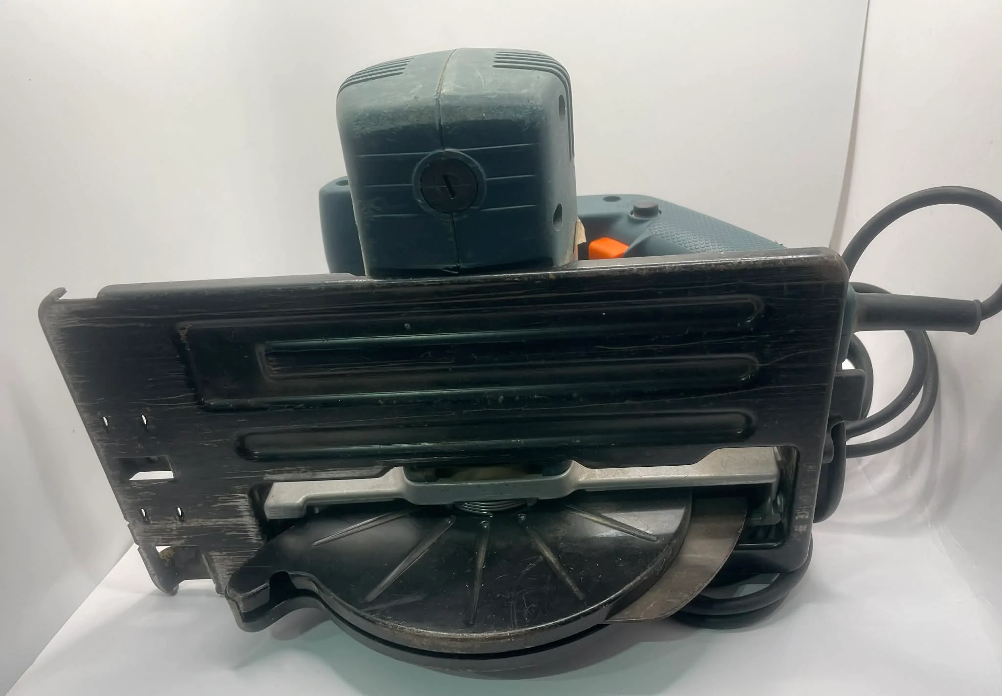 Black and Decker 1000w Saw - Image 4