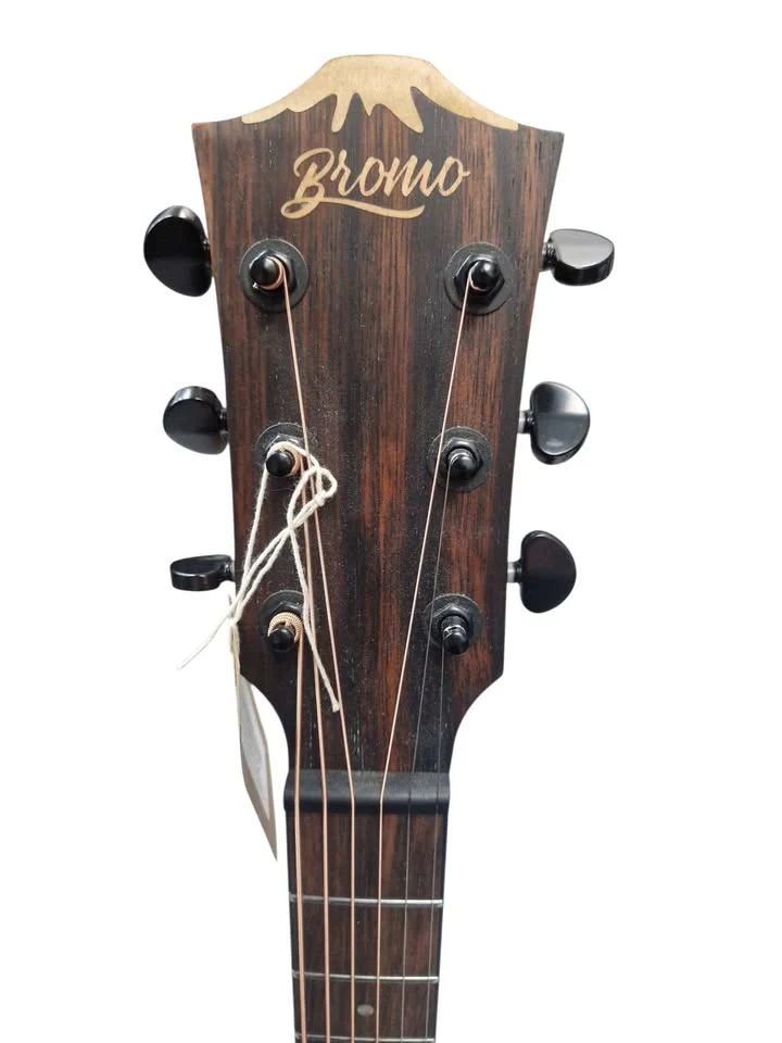 Bromo baa2 72382 accustic guitar with bag (COLLECTION ONLY) - Image 2