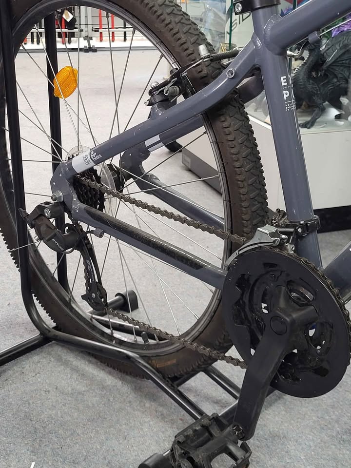 B'twin Rockrider EXPL50 Unisex MTB - 14" Frame, 27.5 Wheels, 21 Speed - Image 3