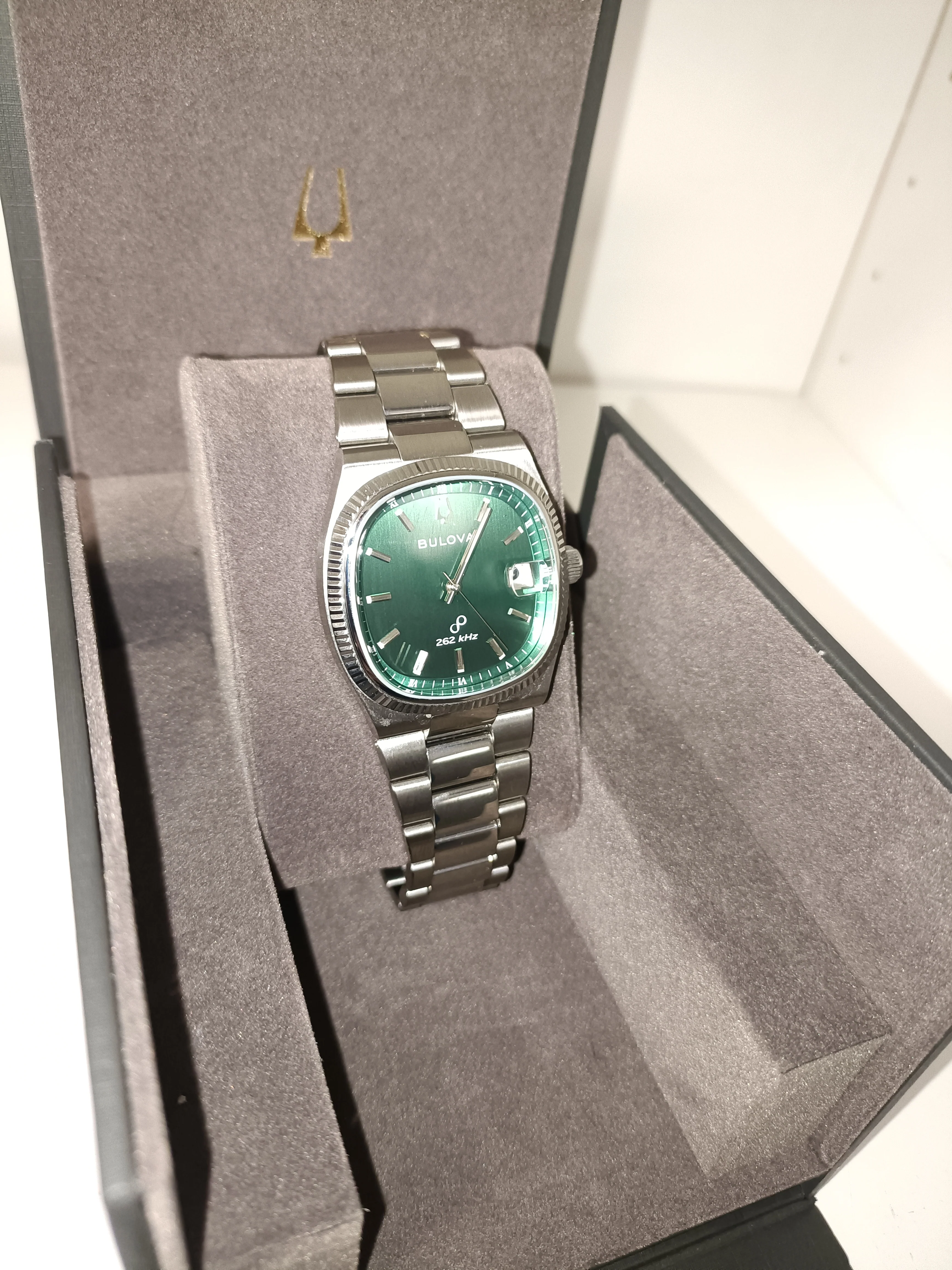 Bulova Super Seville Watch - Green Face - Boxed - Great Yarmouth - Image 2