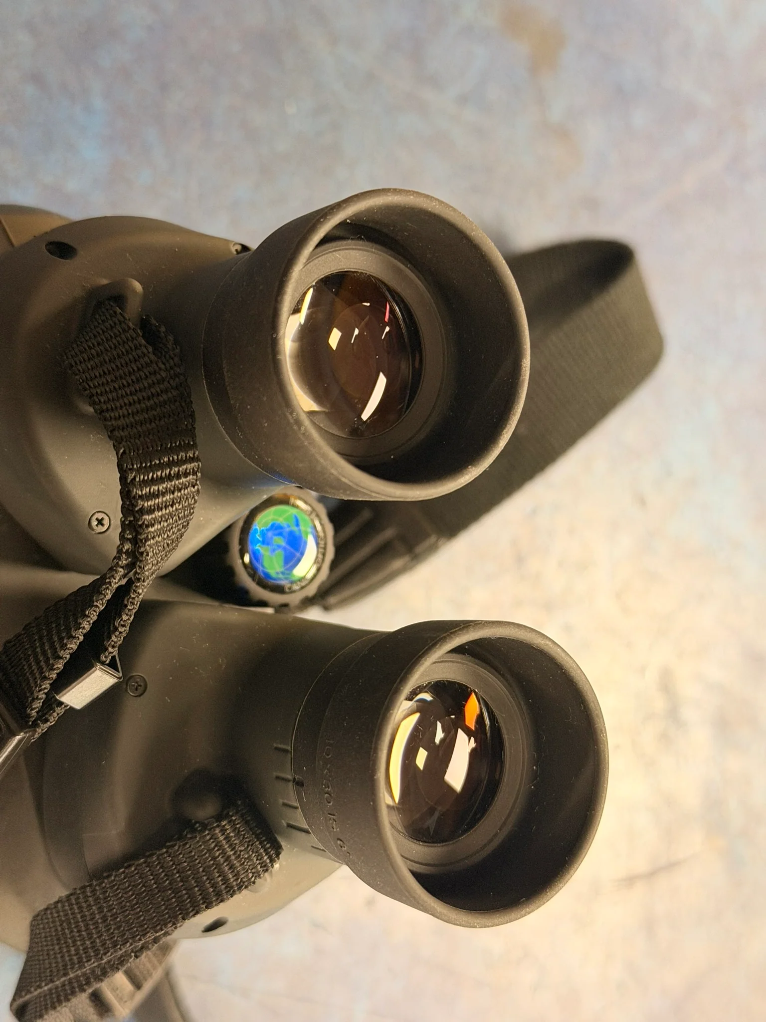 canon 10x30 is binoculars - Image 3