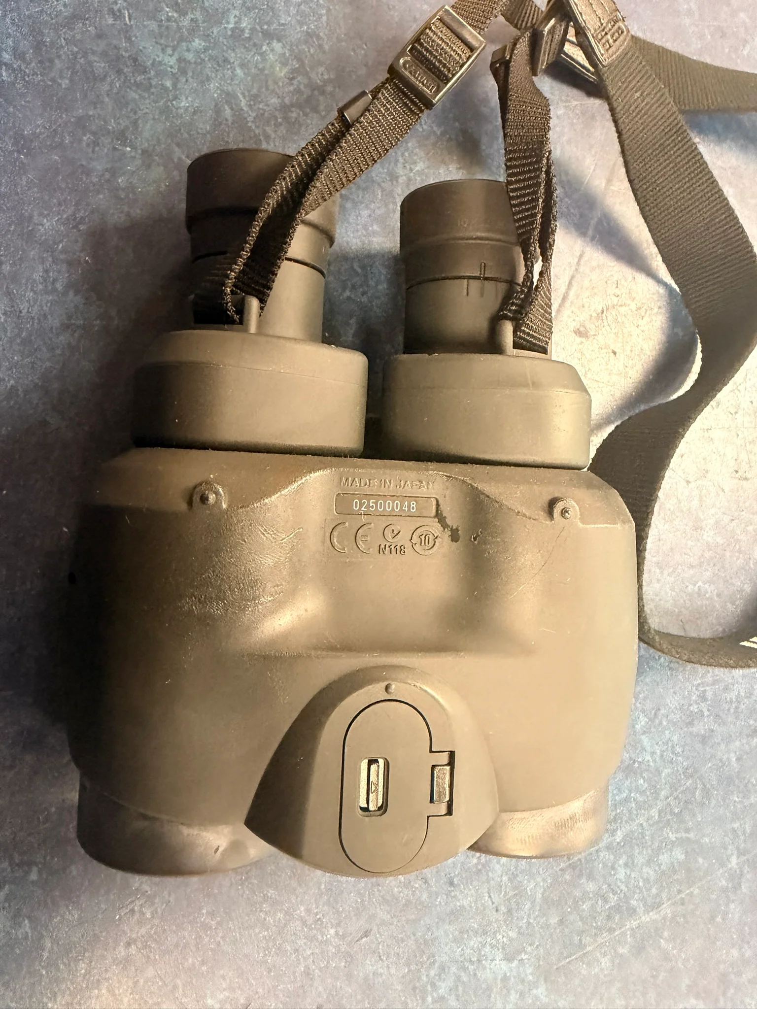 canon 10x30 is binoculars - Image 4