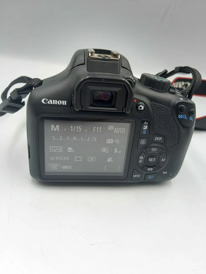 Canon EOS 1300D + 18-55mm III Lens With Battery Pack Charger & Case - Image 3